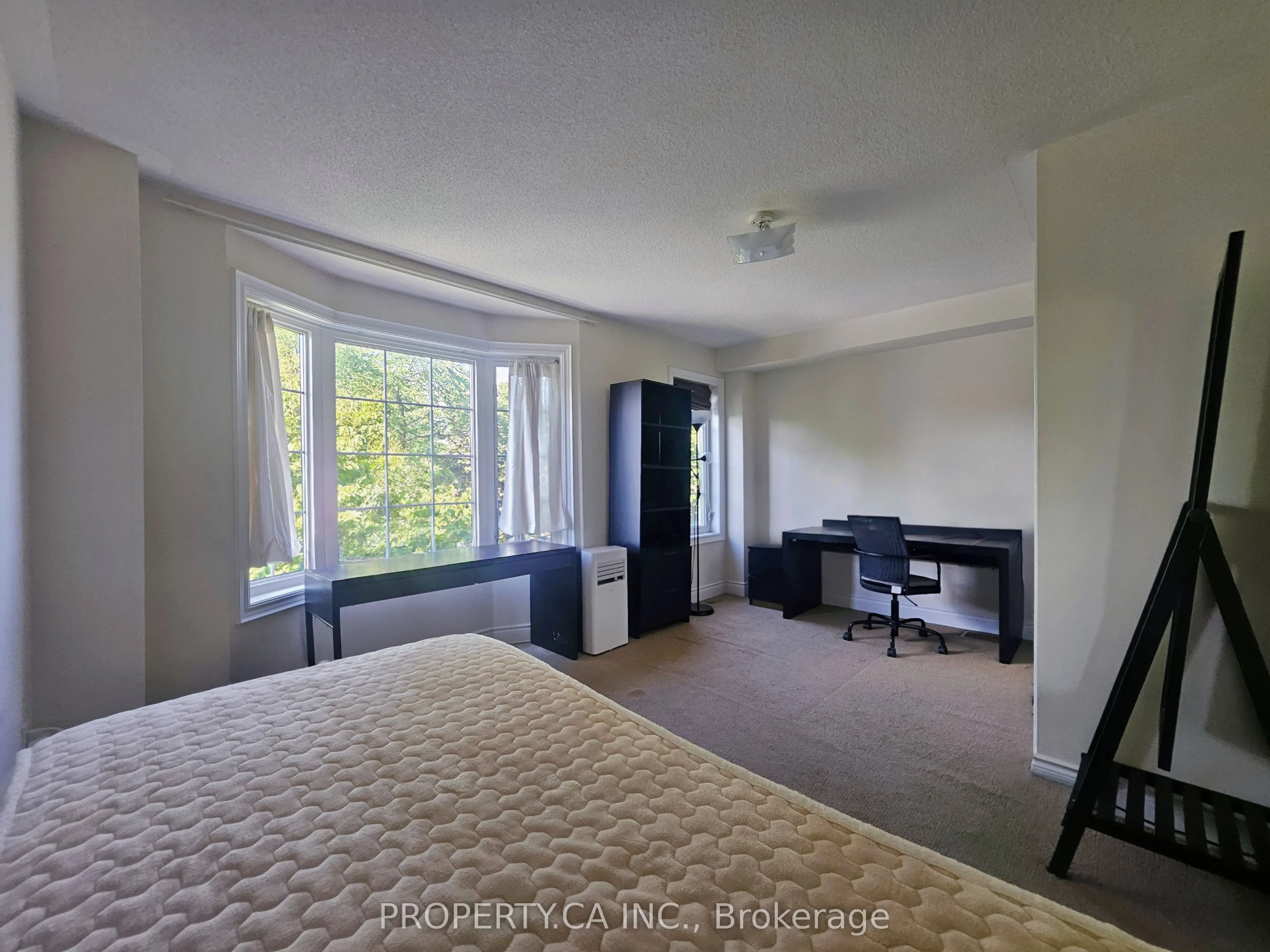 211 Finch Avenue E