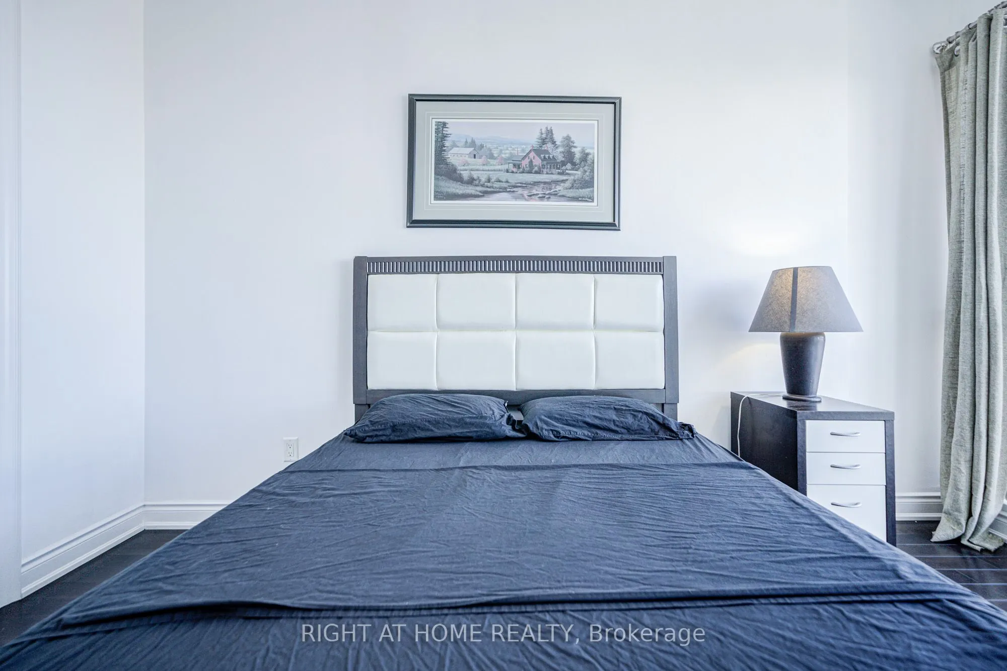388 Yonge Street, #7405
