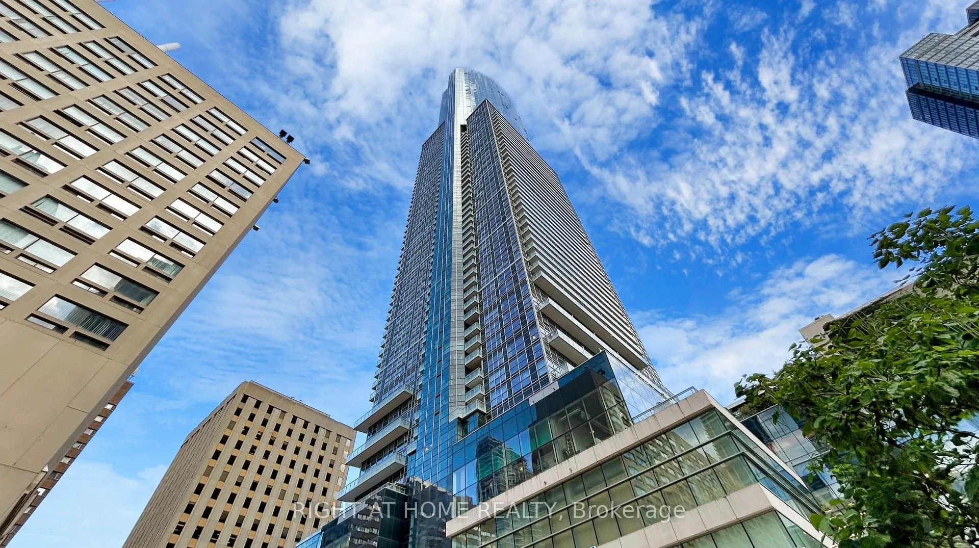 388 Yonge Street, #7405
