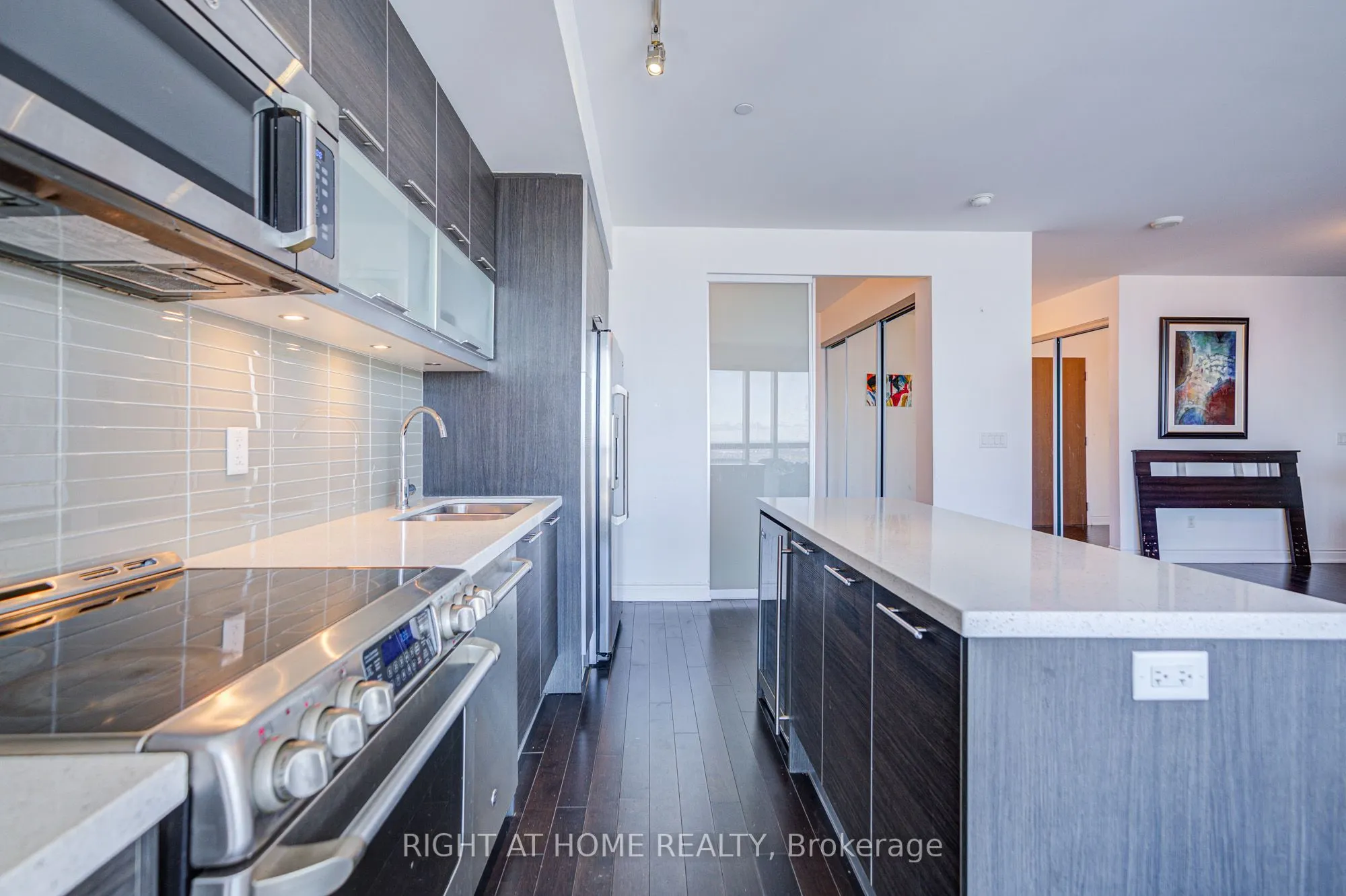 388 Yonge Street, #7405