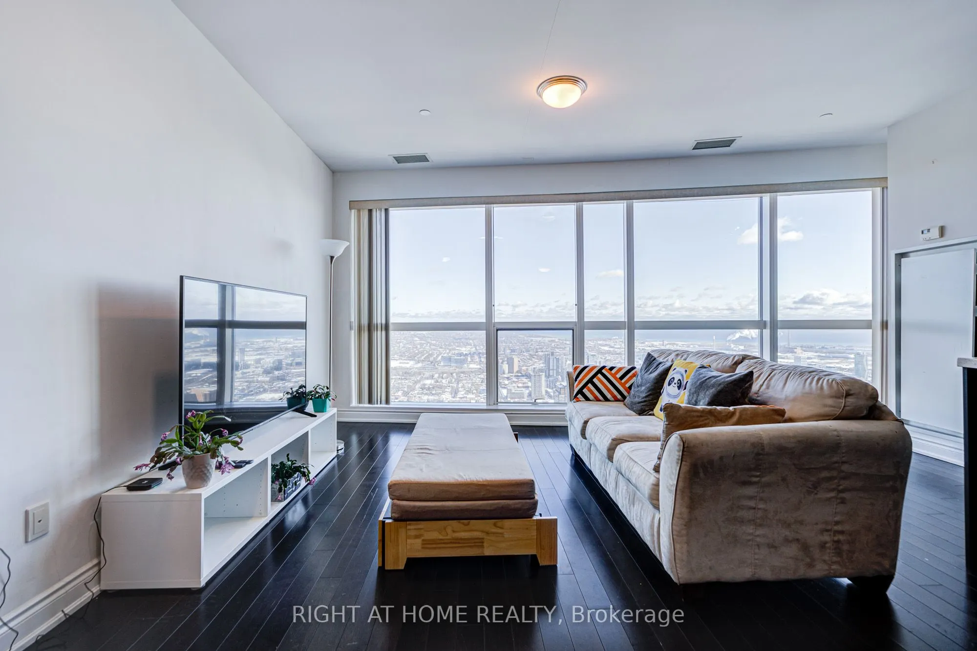 388 Yonge Street, #7405