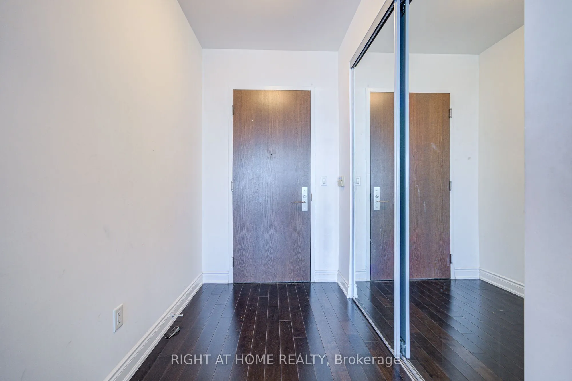 388 Yonge Street, #7405