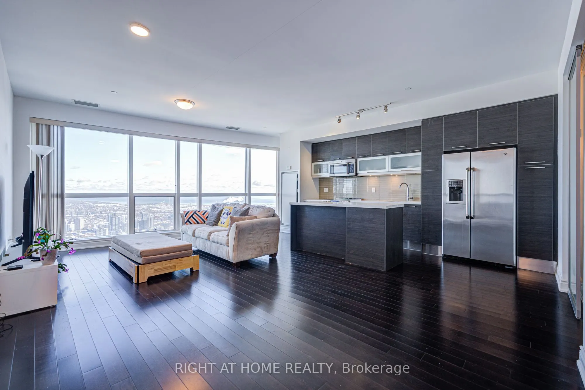 388 Yonge Street, #7405