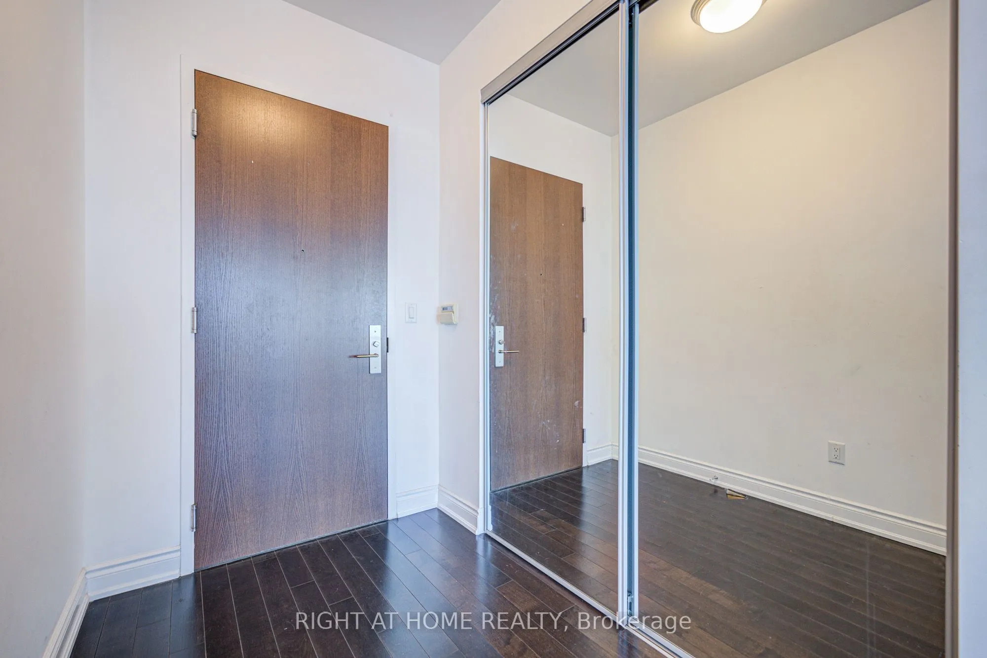 388 Yonge Street, #7405