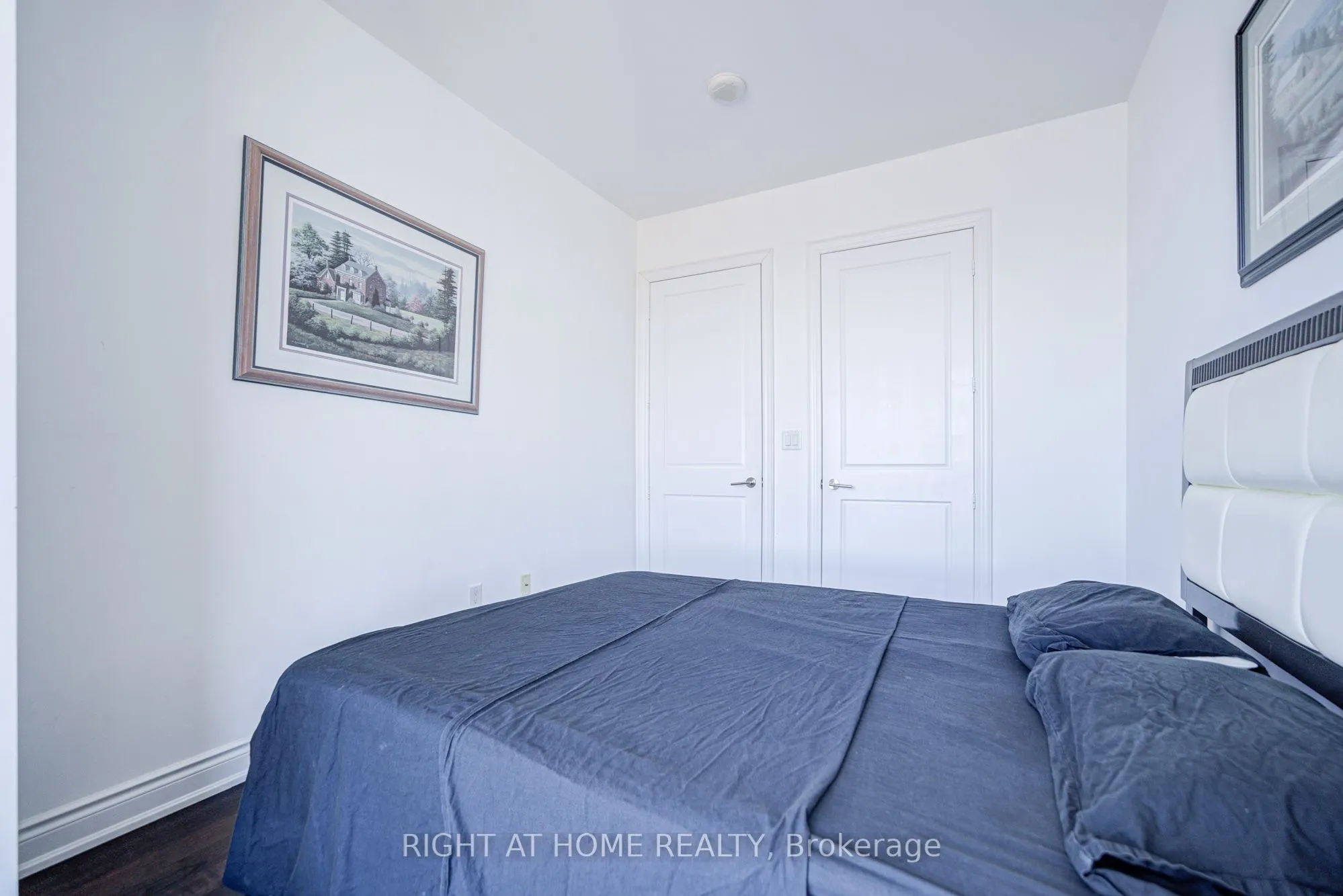388 Yonge Street, #7405