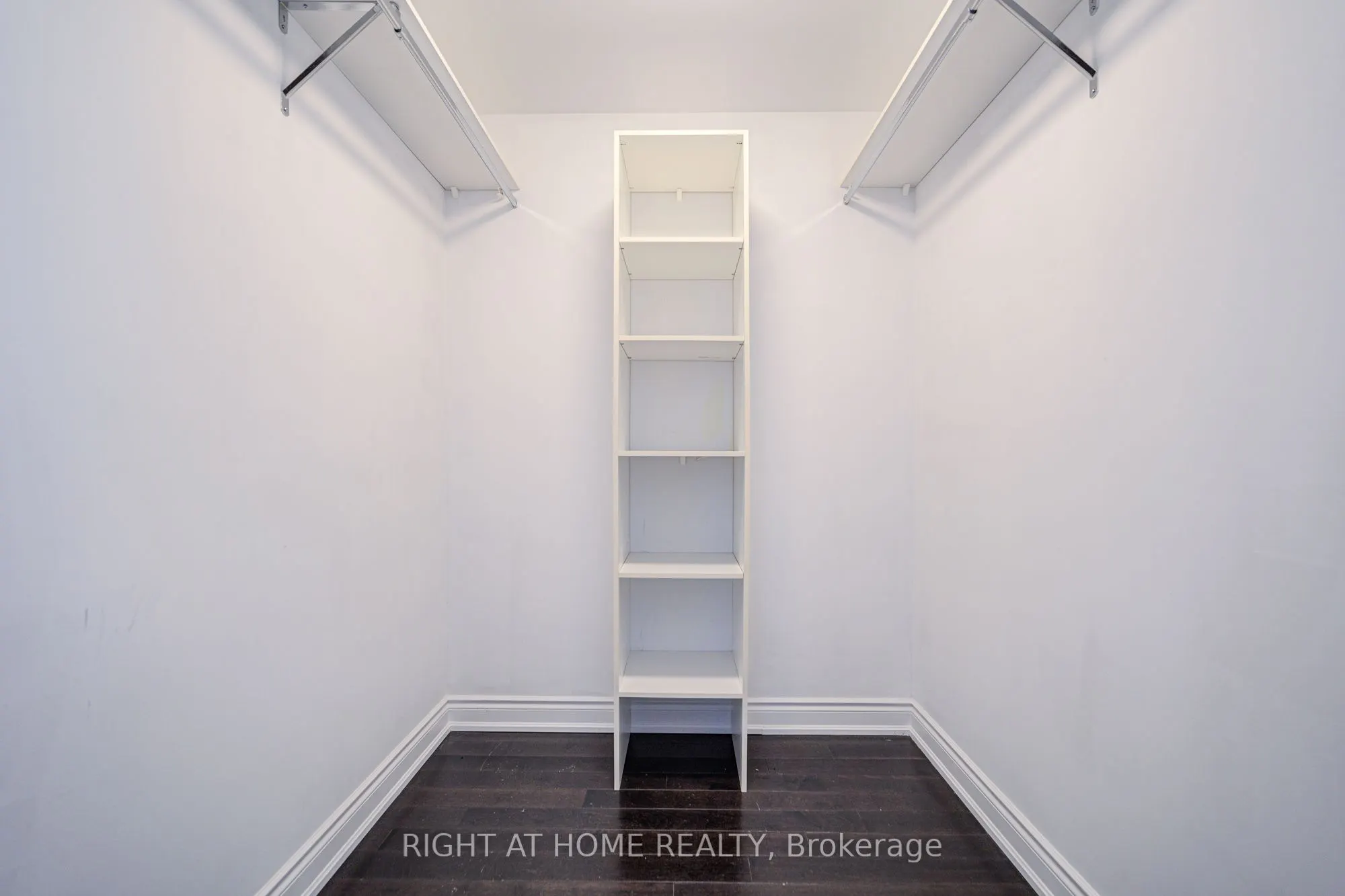 388 Yonge Street, #7405