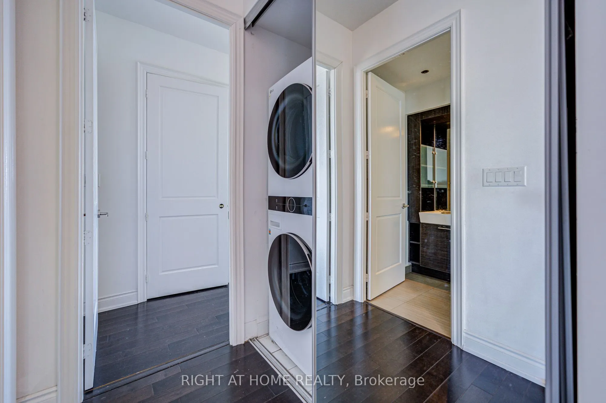 388 Yonge Street, #7405