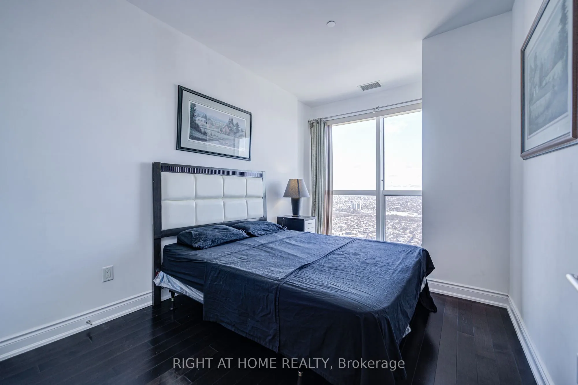 388 Yonge Street, #7405