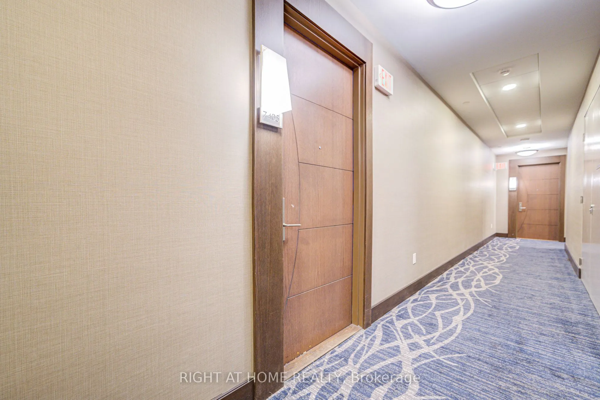 388 Yonge Street, #7405