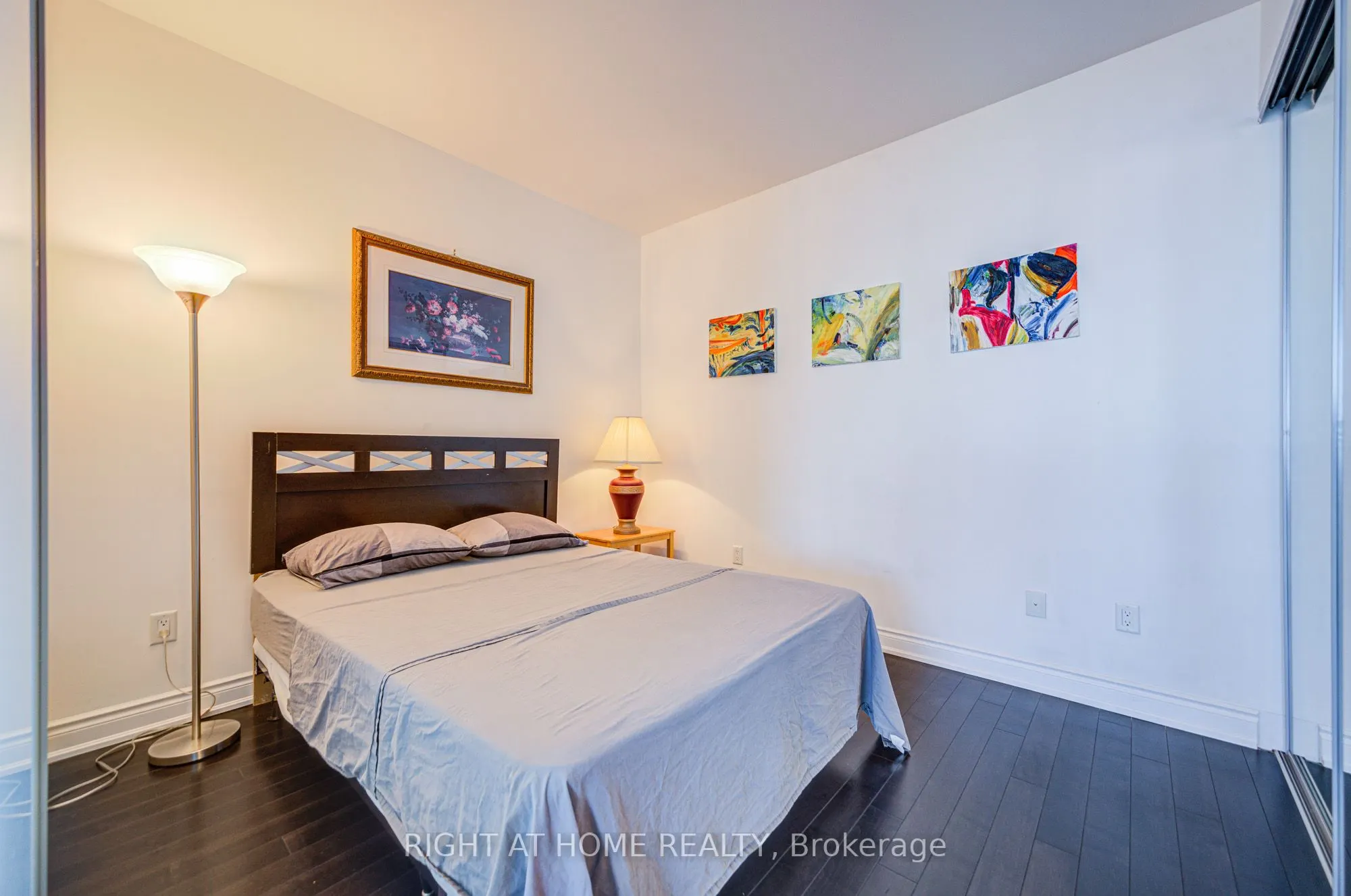 388 Yonge Street, #7405