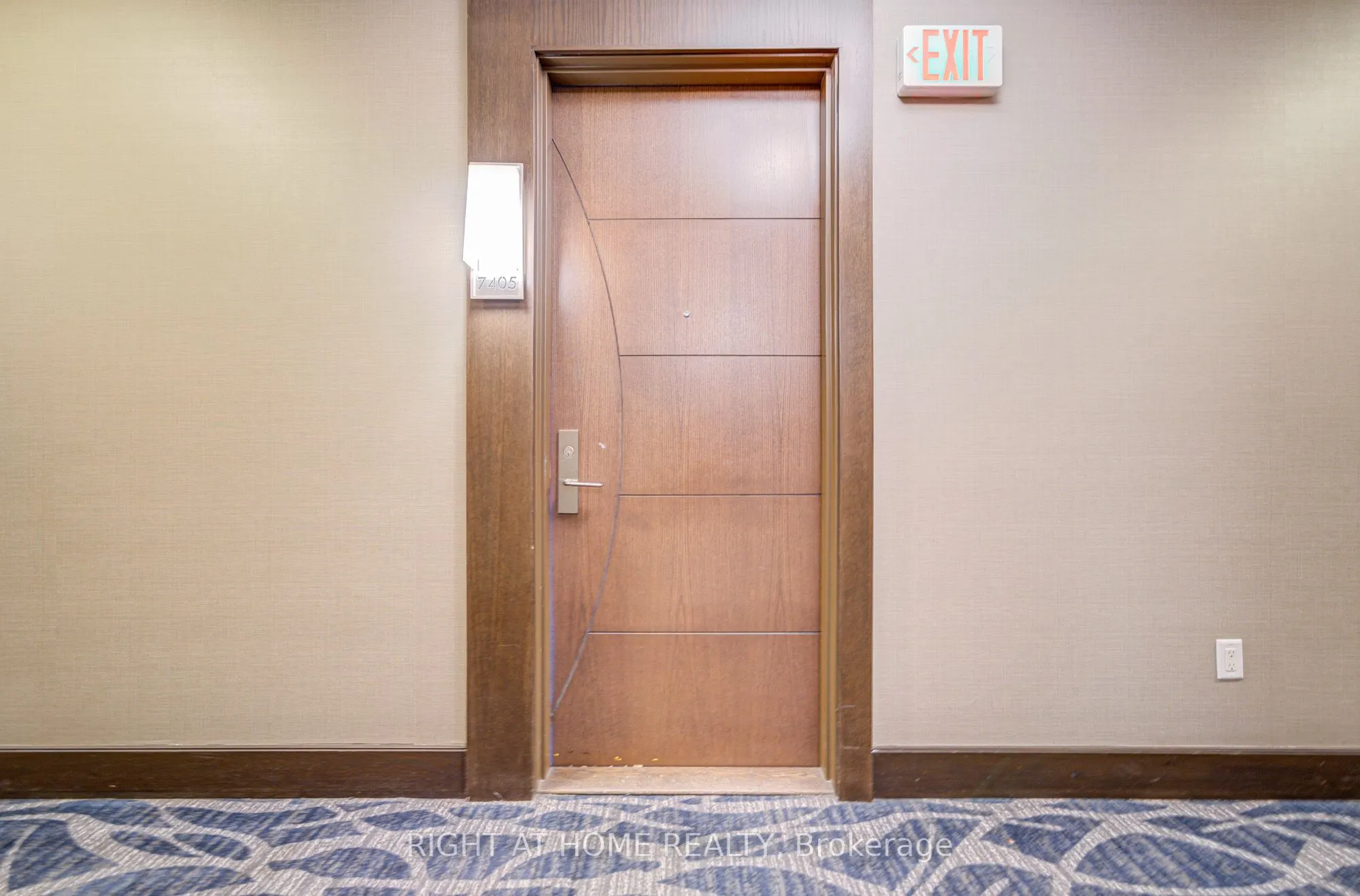 388 Yonge Street, #7405
