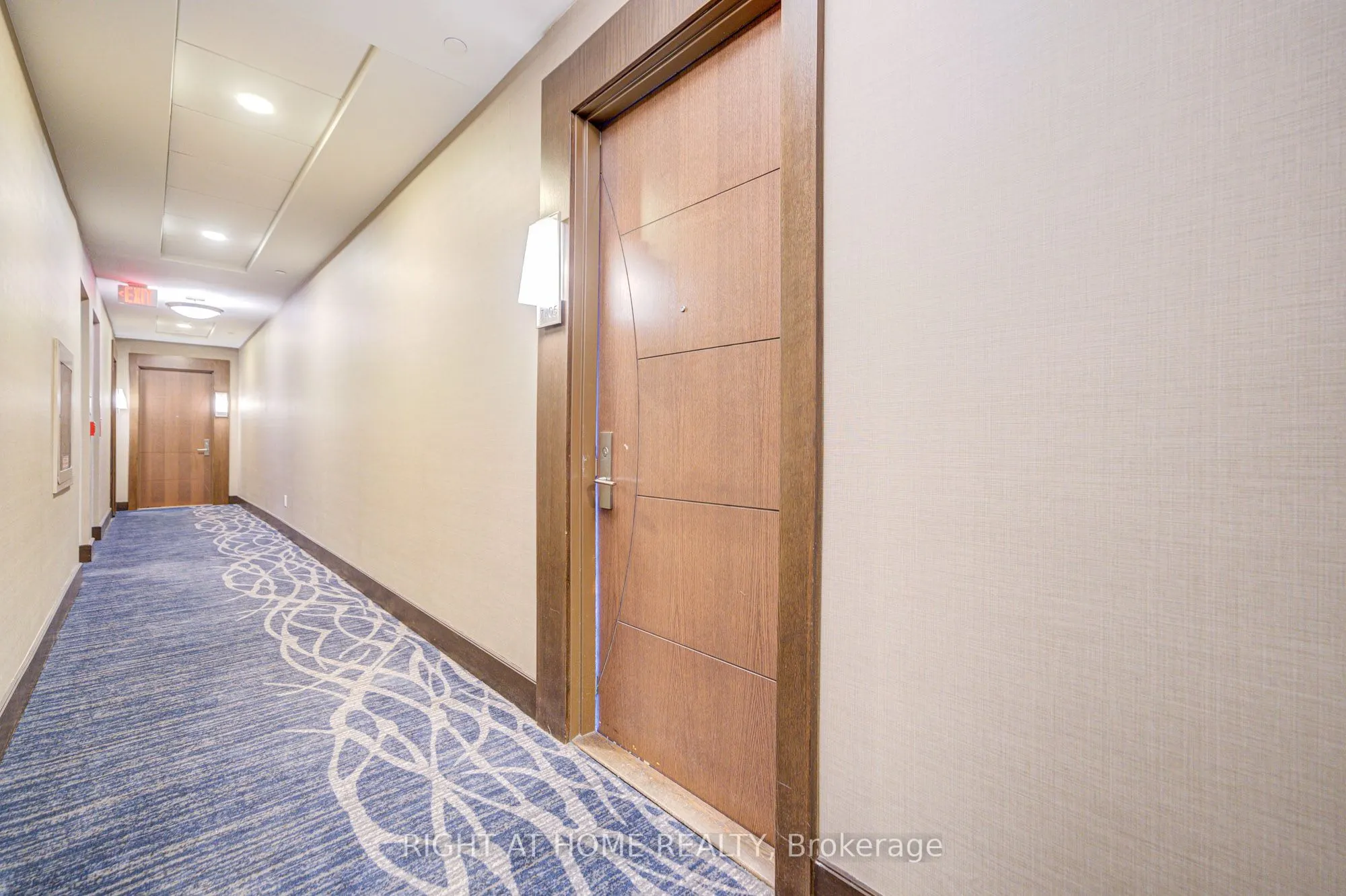 388 Yonge Street, #7405