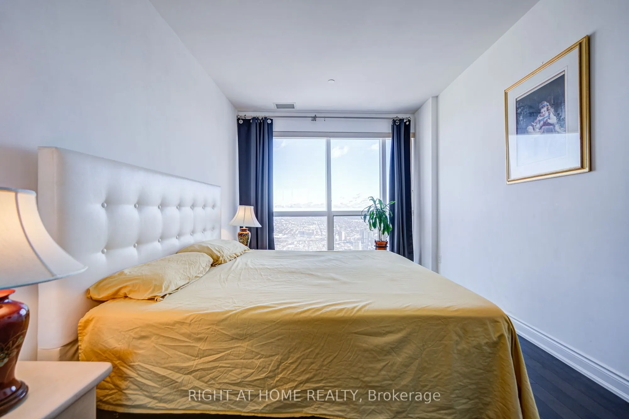 388 Yonge Street, #7405
