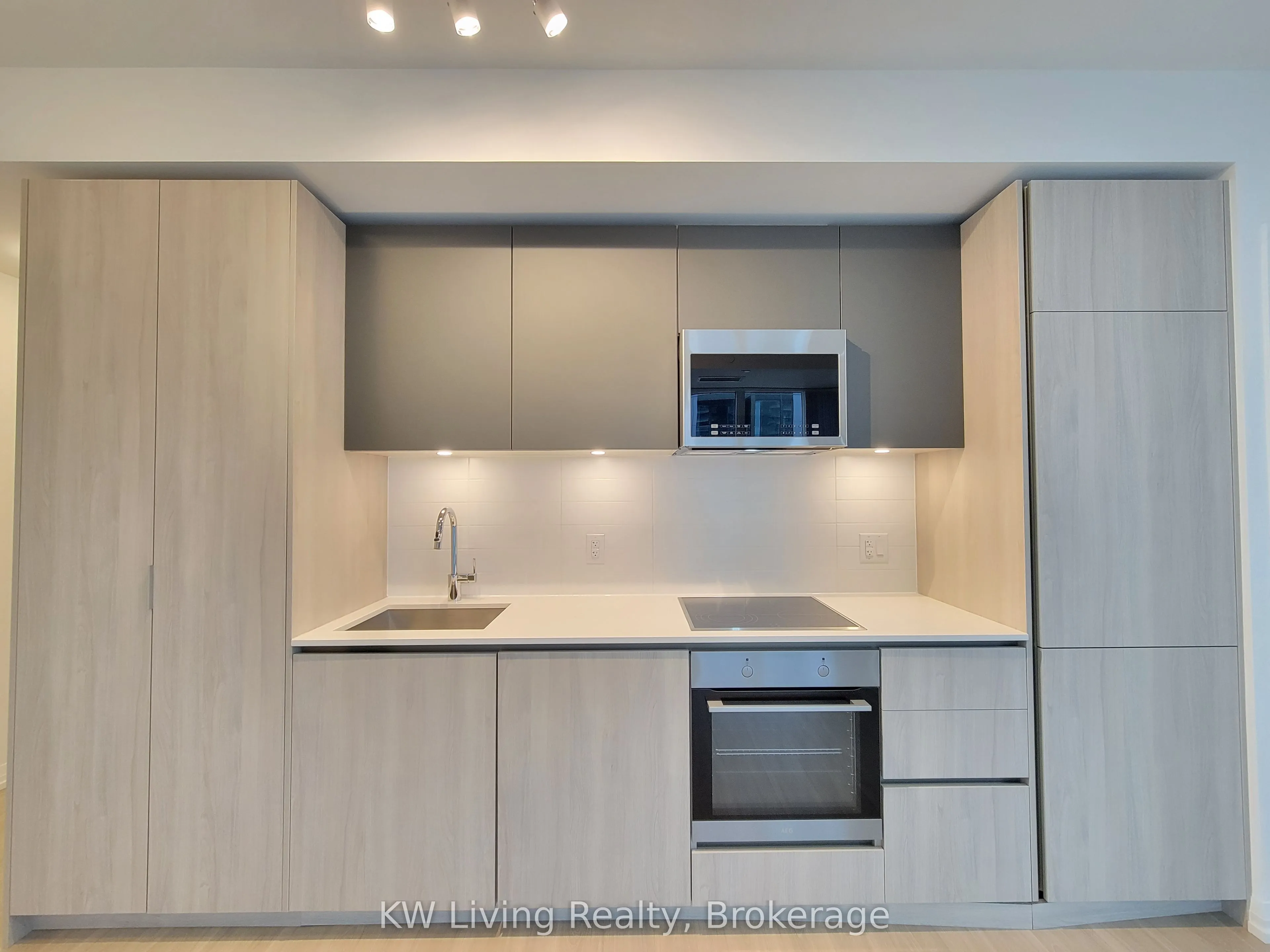 8 Widmer Street, #2803