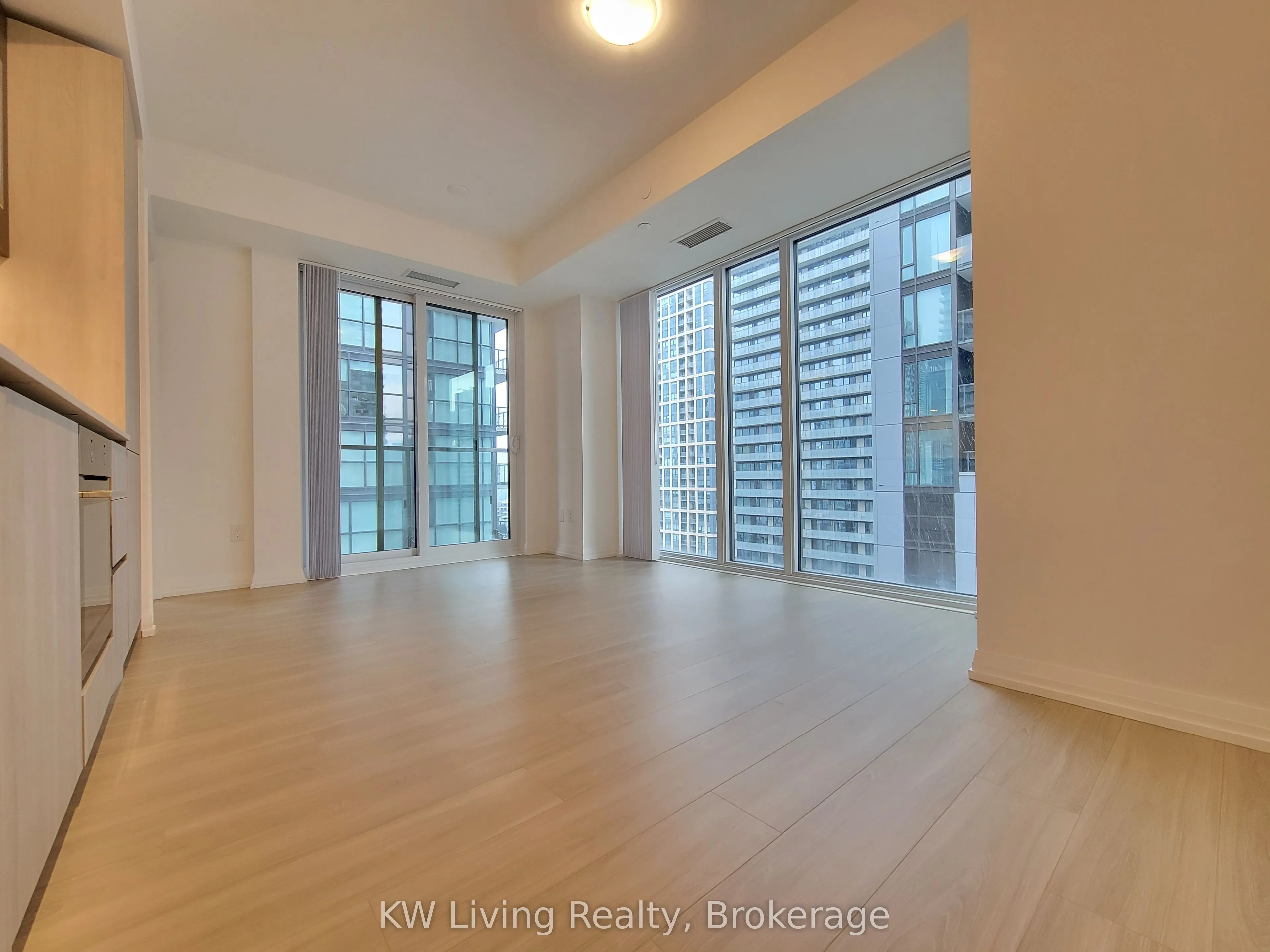 8 Widmer Street, #2803