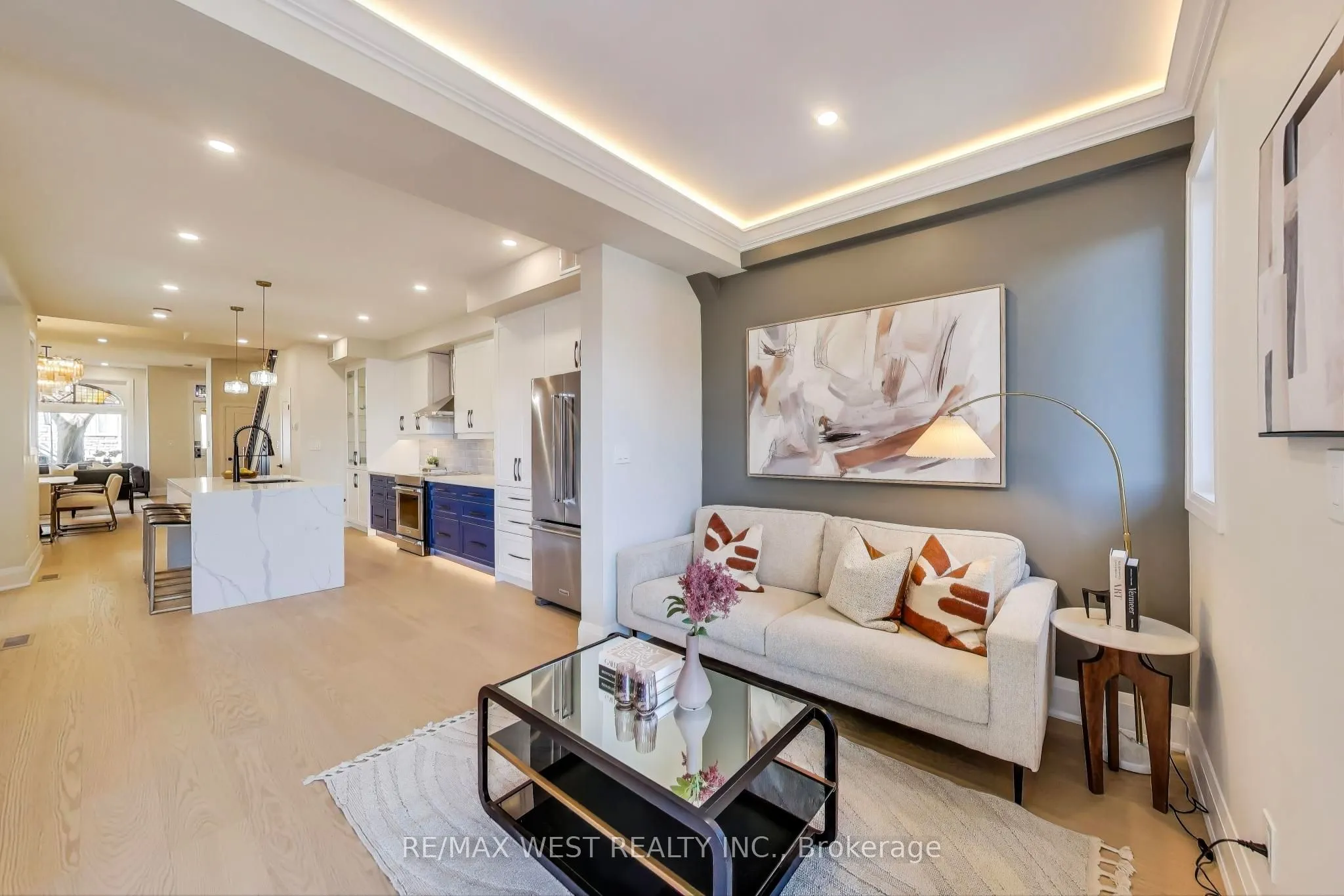 21 Rolyat Street