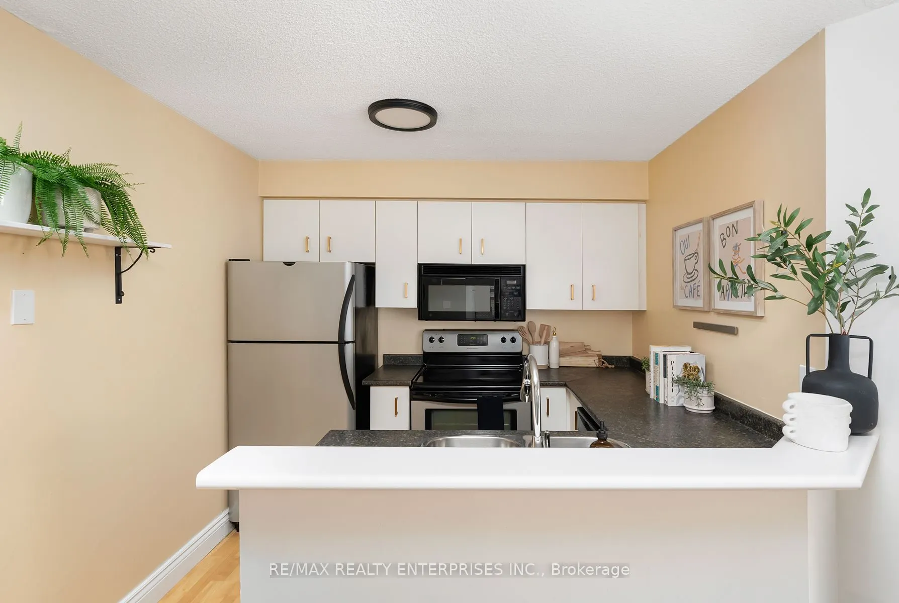25 Grenville Street, #610