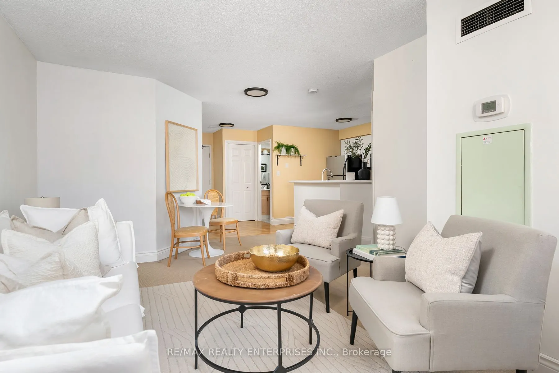 25 Grenville Street, #610