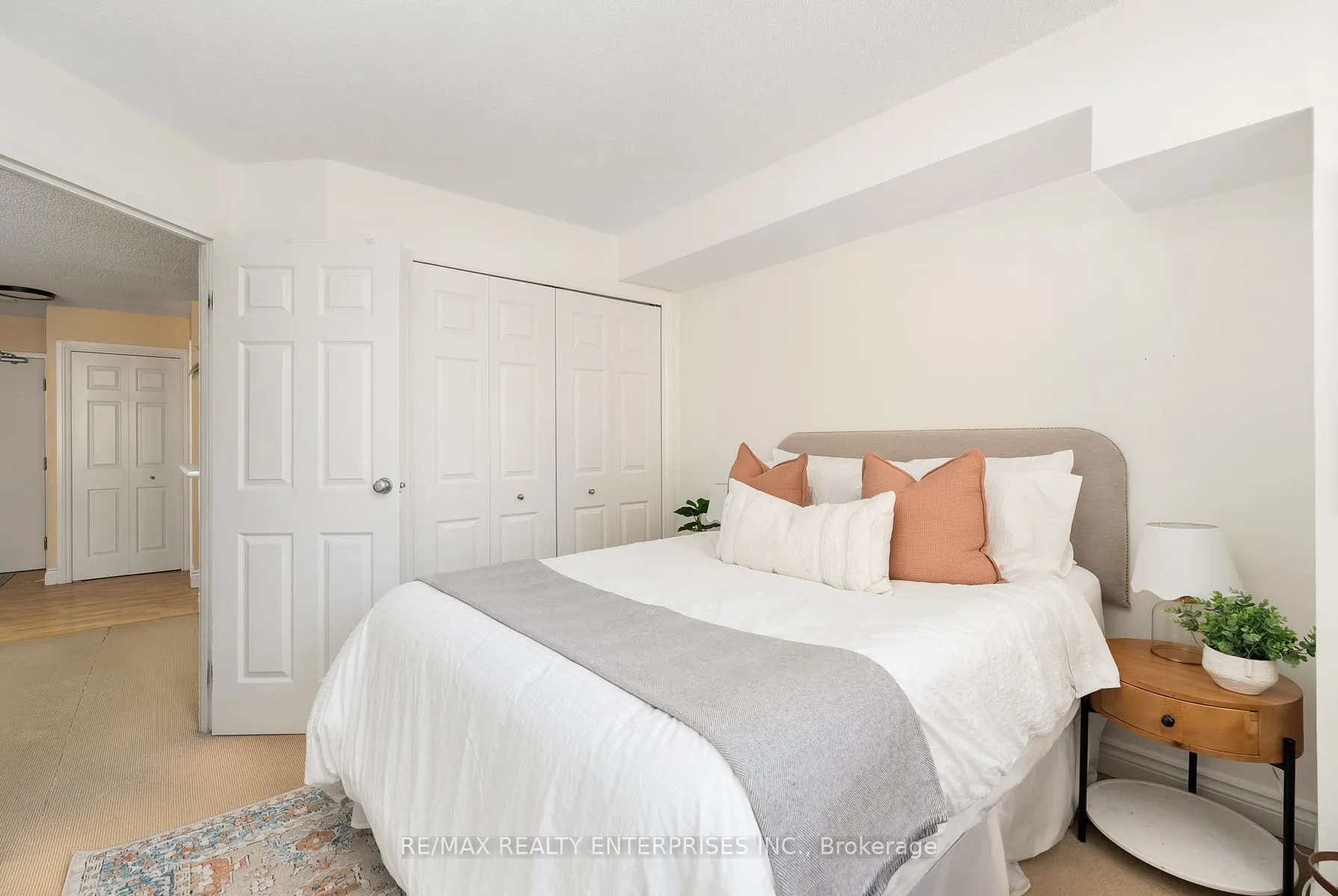 25 Grenville Street, #610