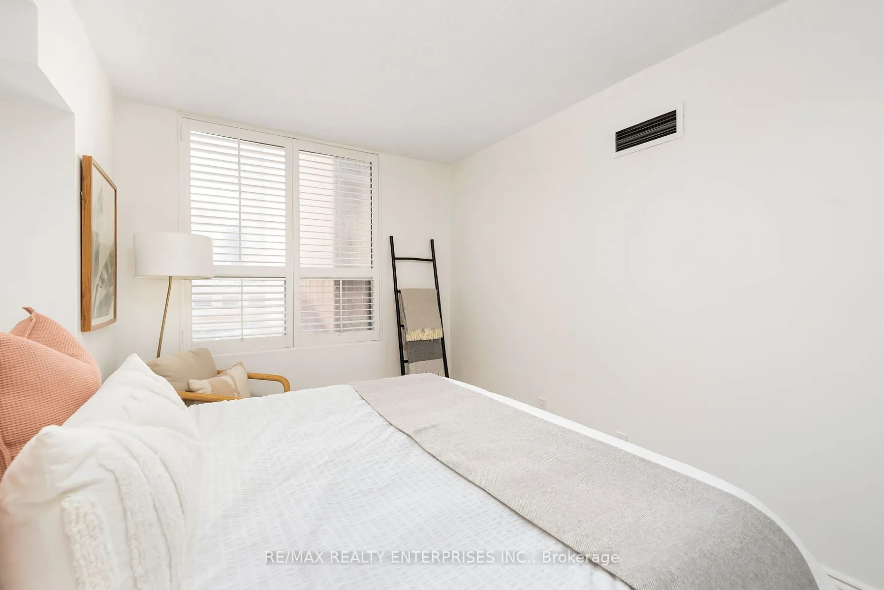 25 Grenville Street, #610