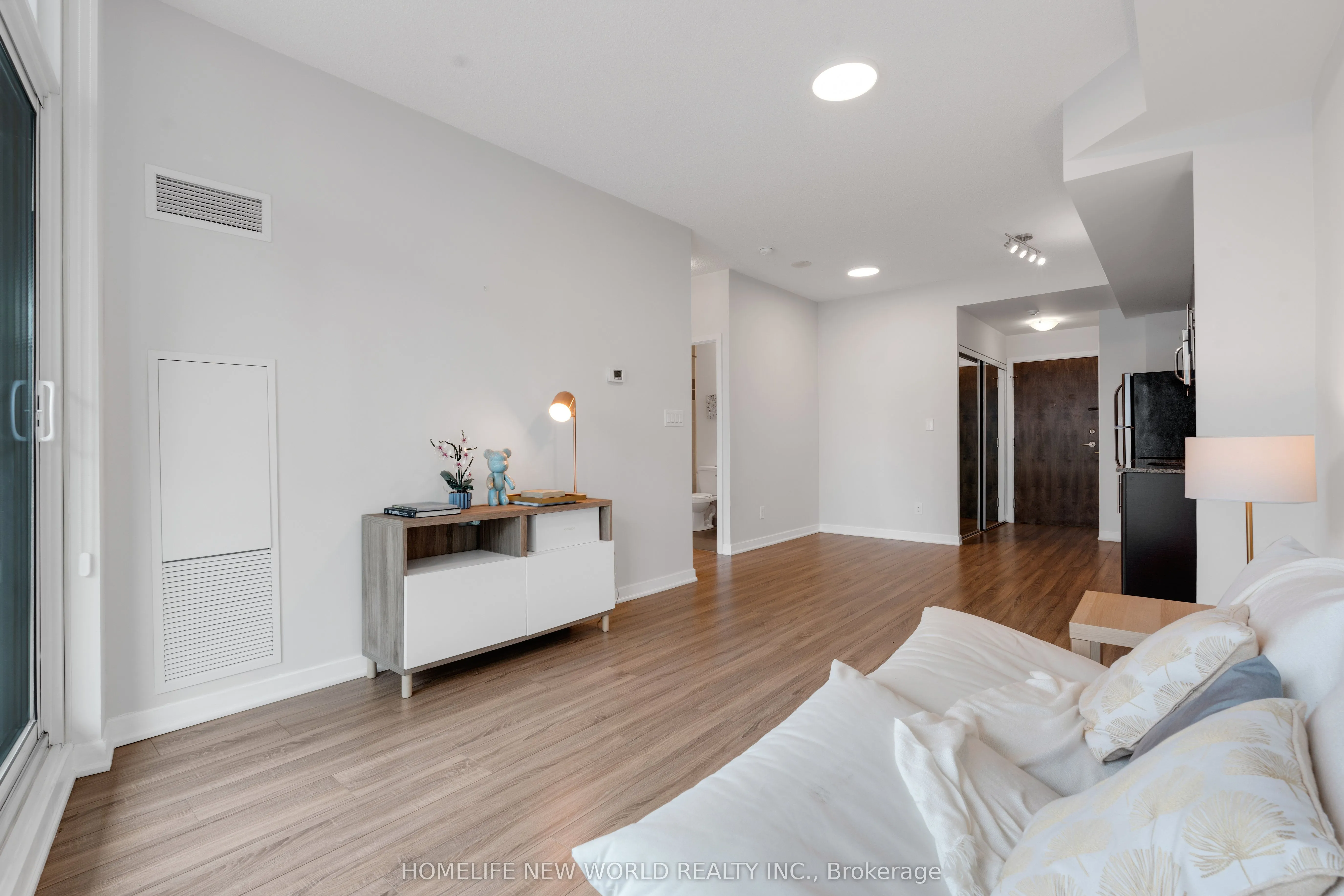 33 Bay Street, #2502