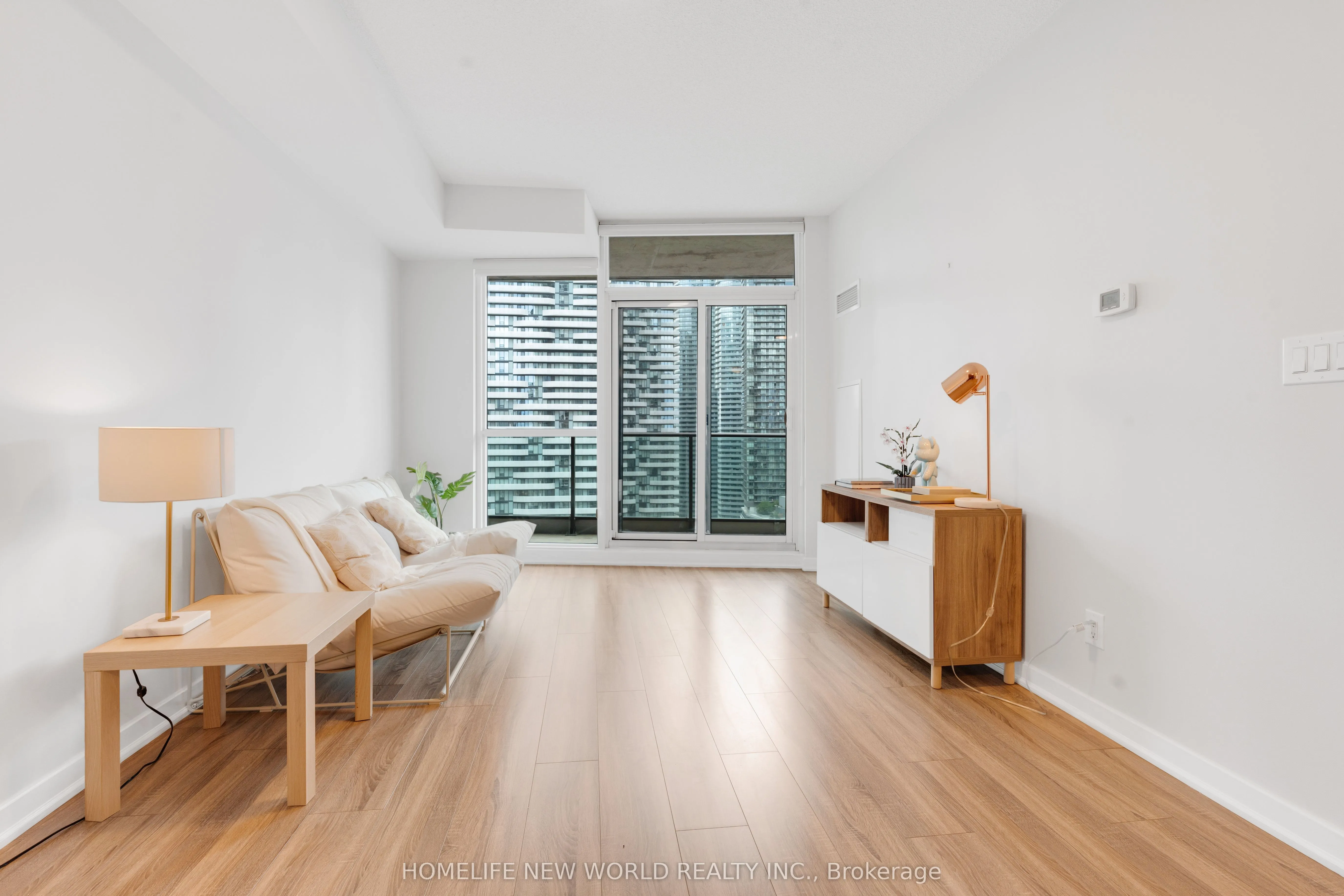 33 Bay Street, #2502