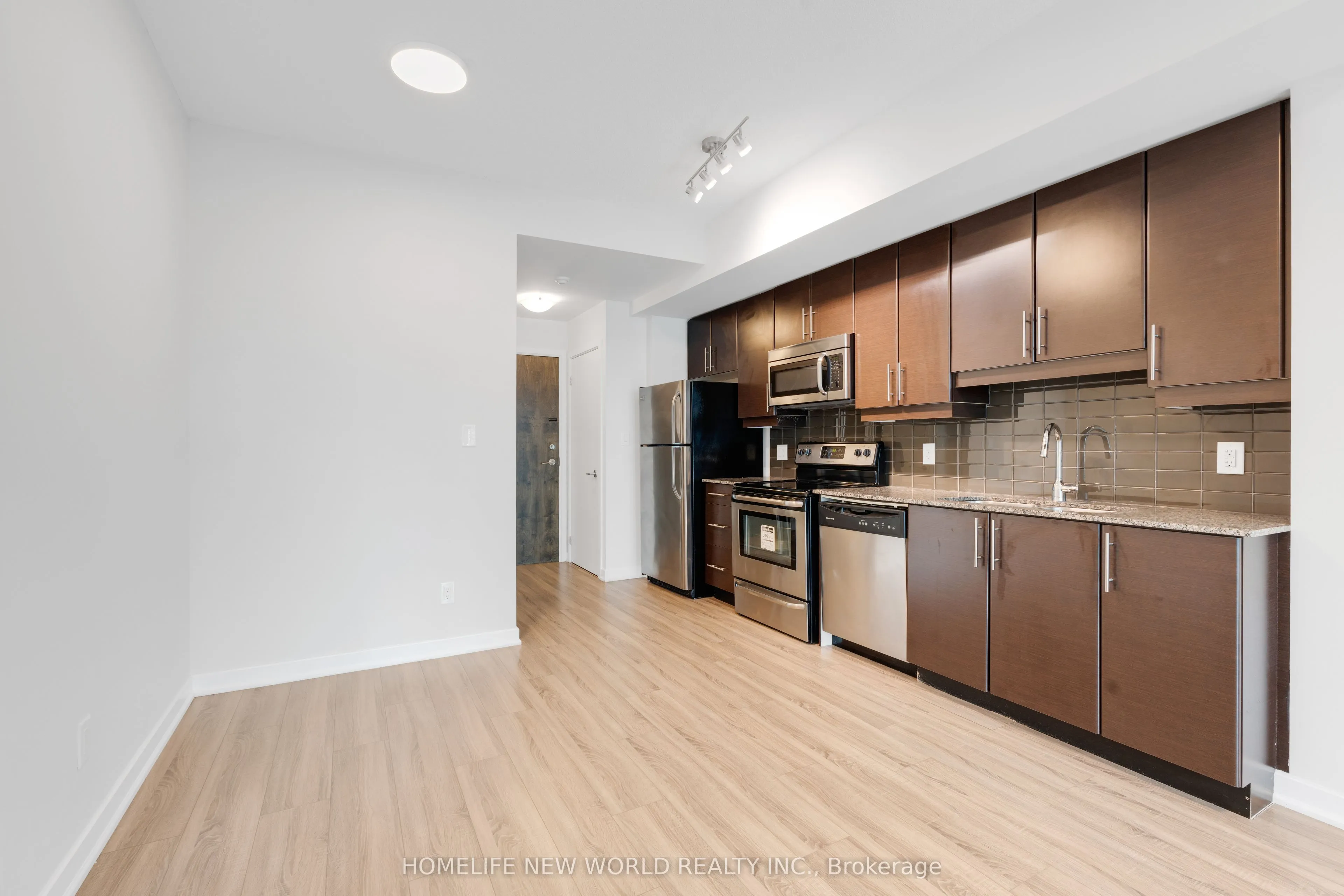 33 Bay Street, #2502