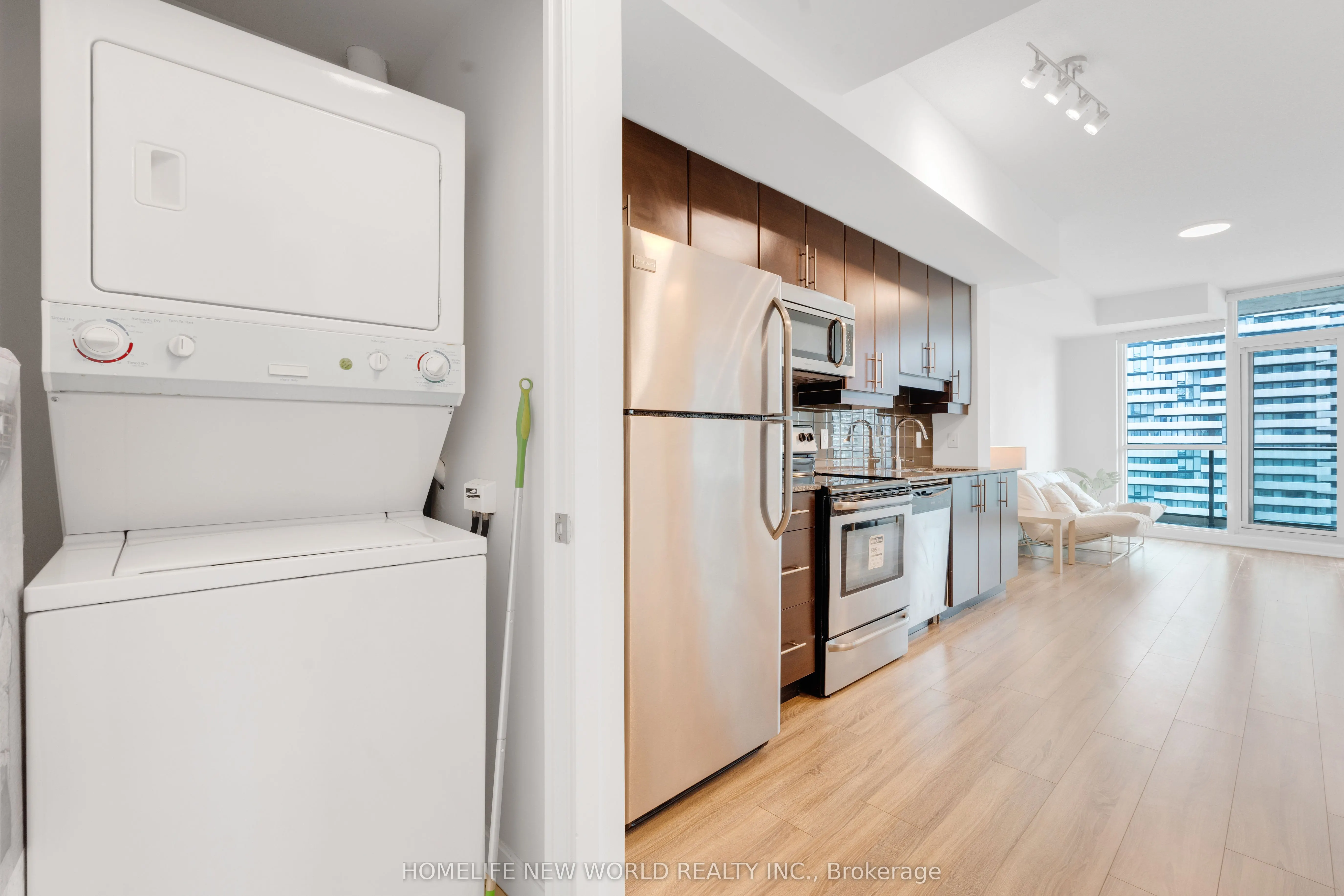 33 Bay Street, #2502