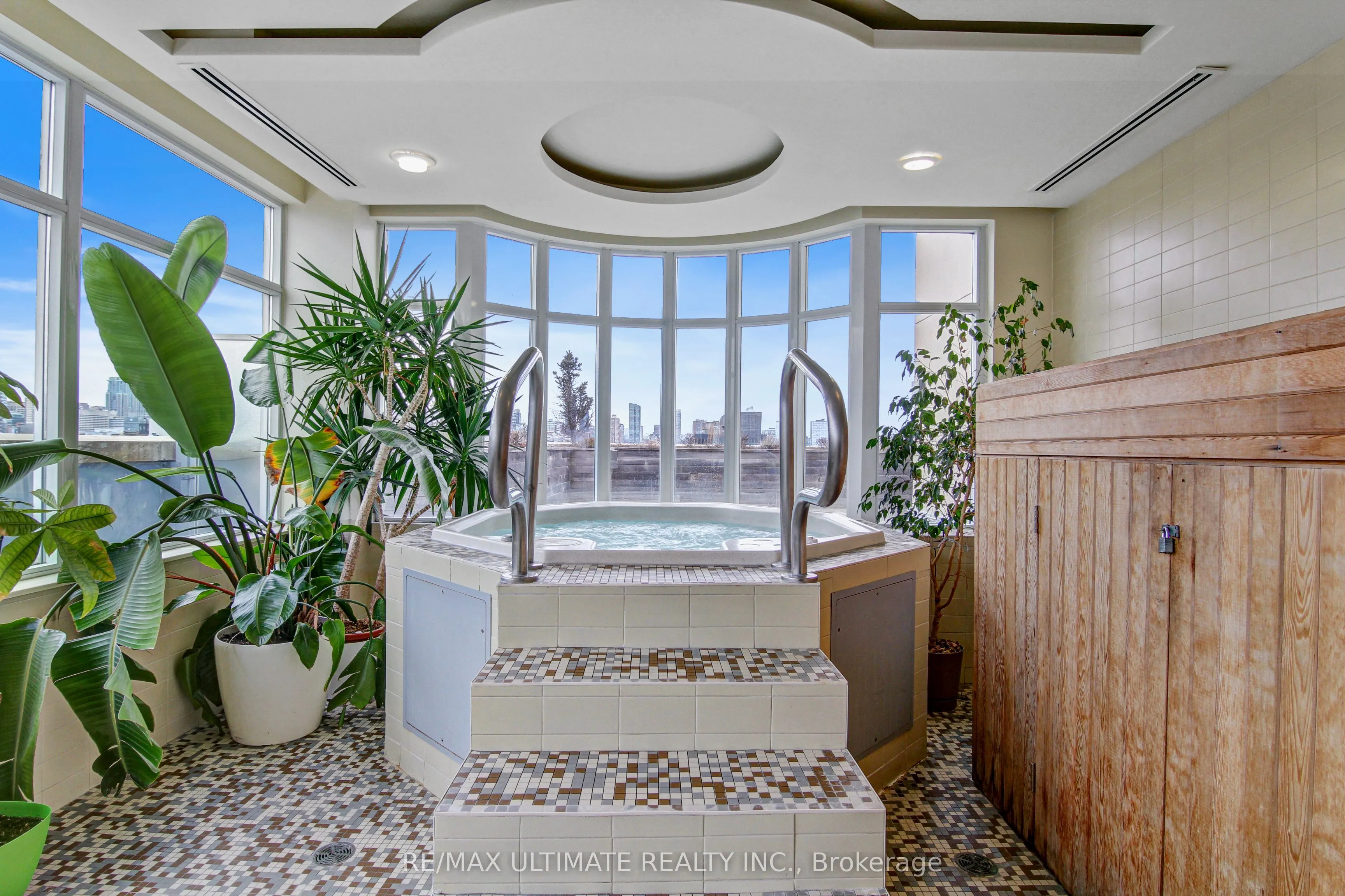 230 King Street E, #423