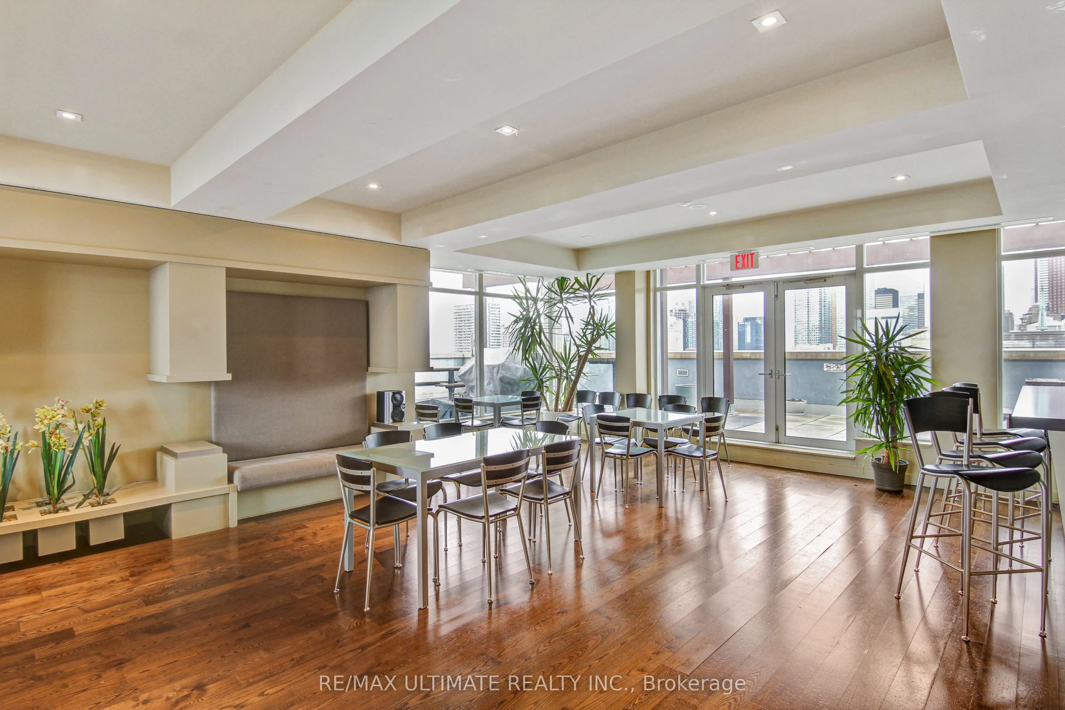 230 King Street E, #423