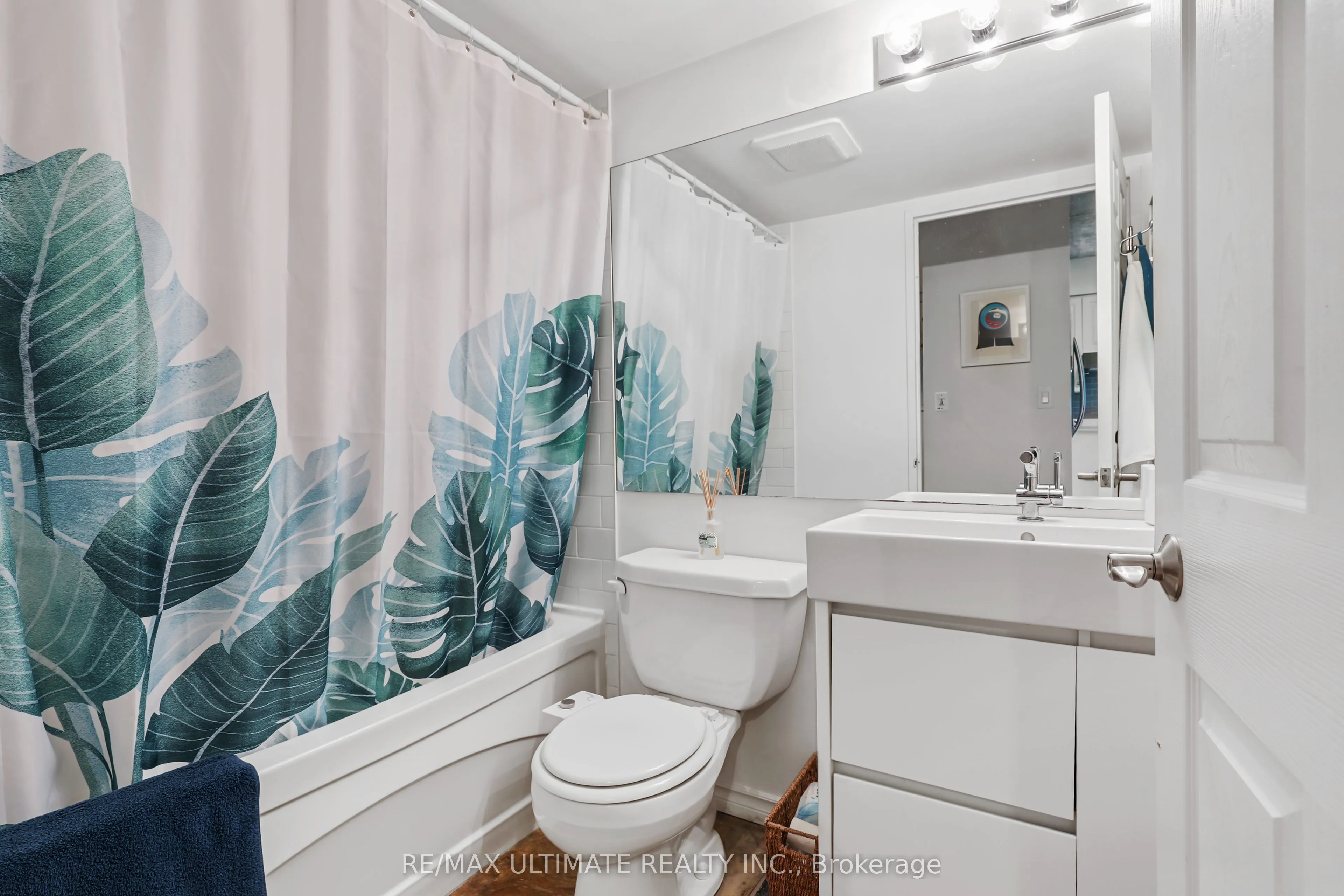 230 King Street E, #423