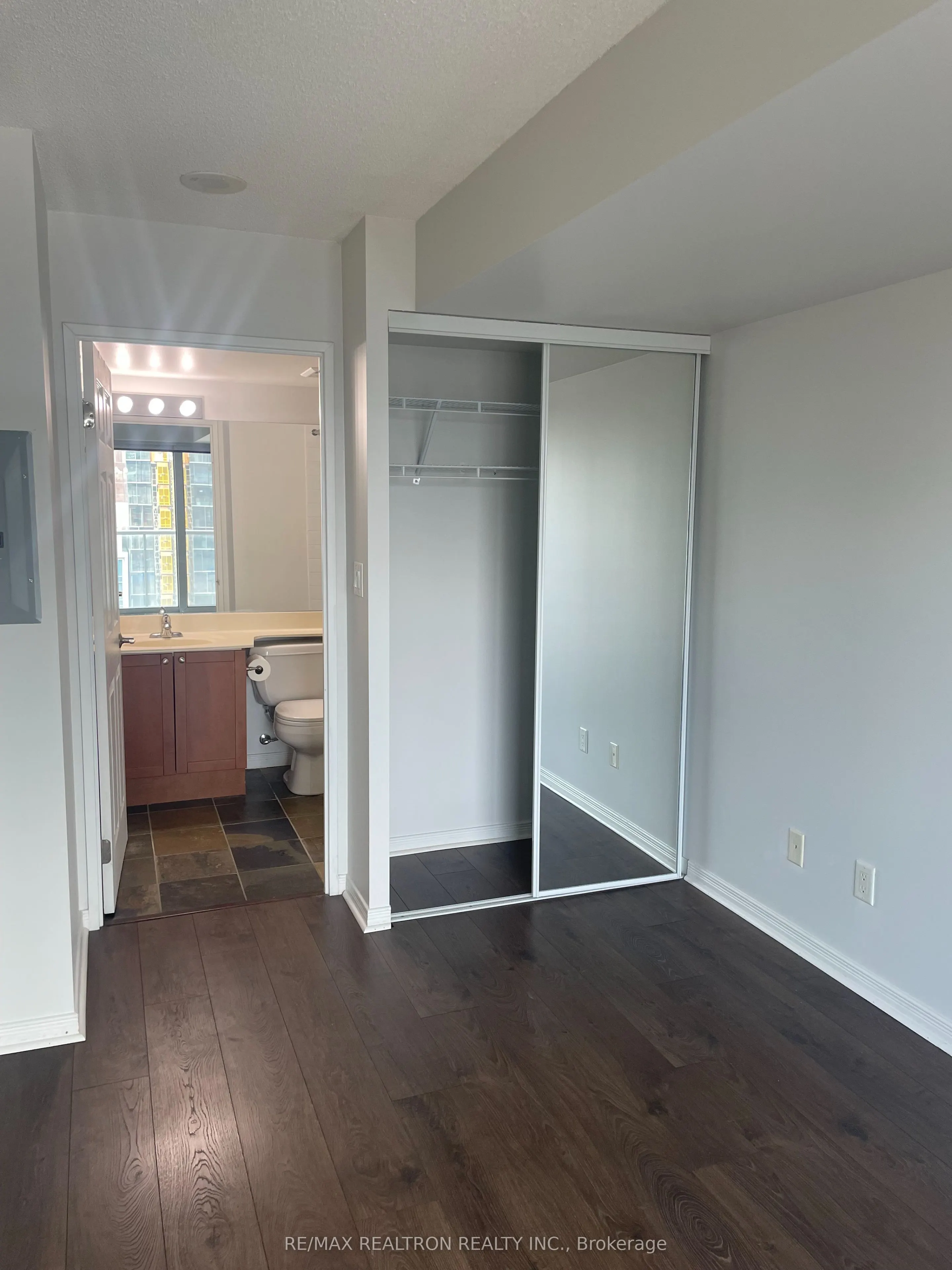230 King Street E, #1601