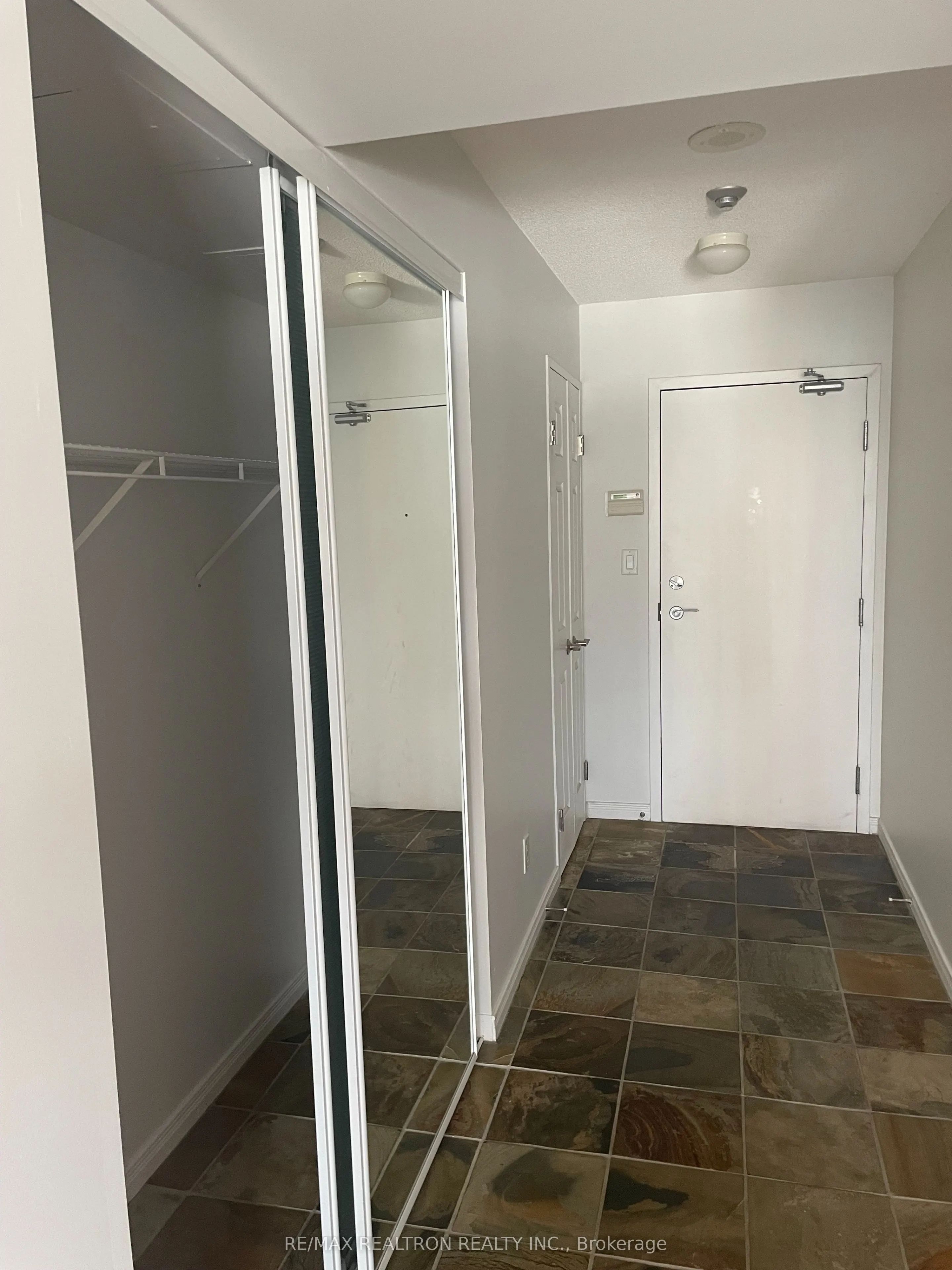230 King Street E, #1601