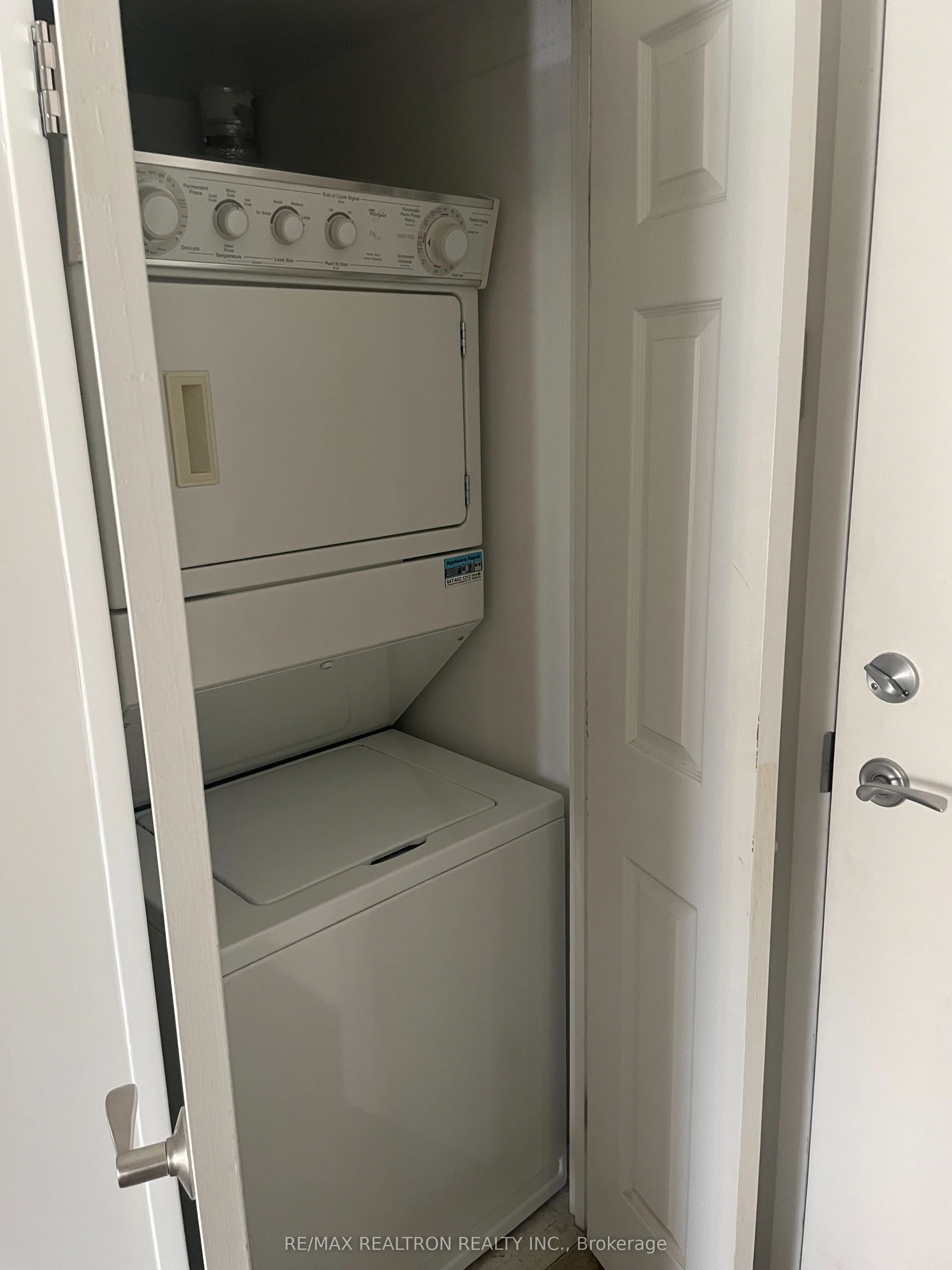 230 King Street E, #1601