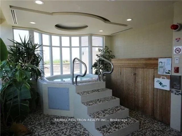230 King Street E, #1601