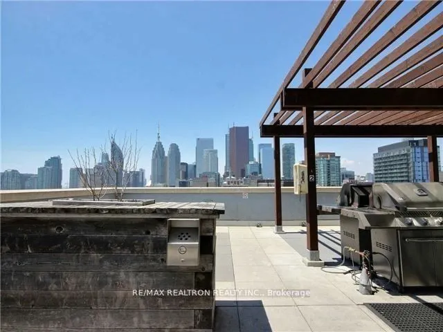 230 King Street E, #1601