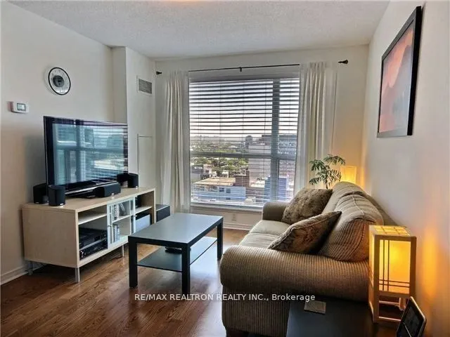 230 King Street E, #1601