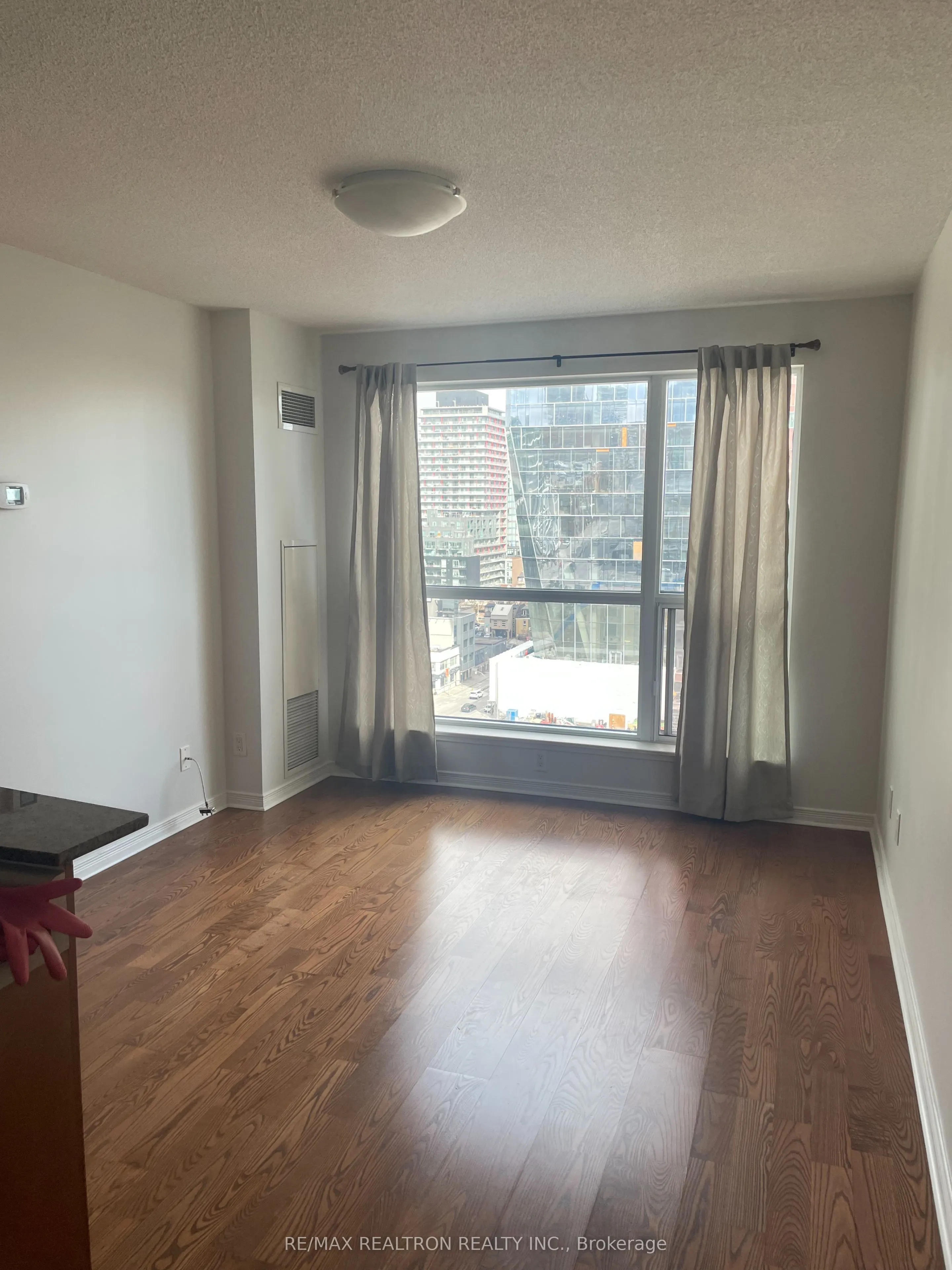 230 King Street E, #1601