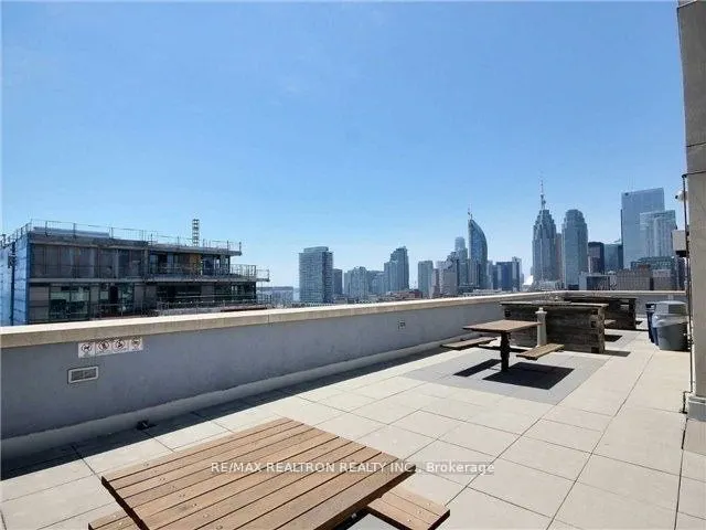 230 King Street E, #1601