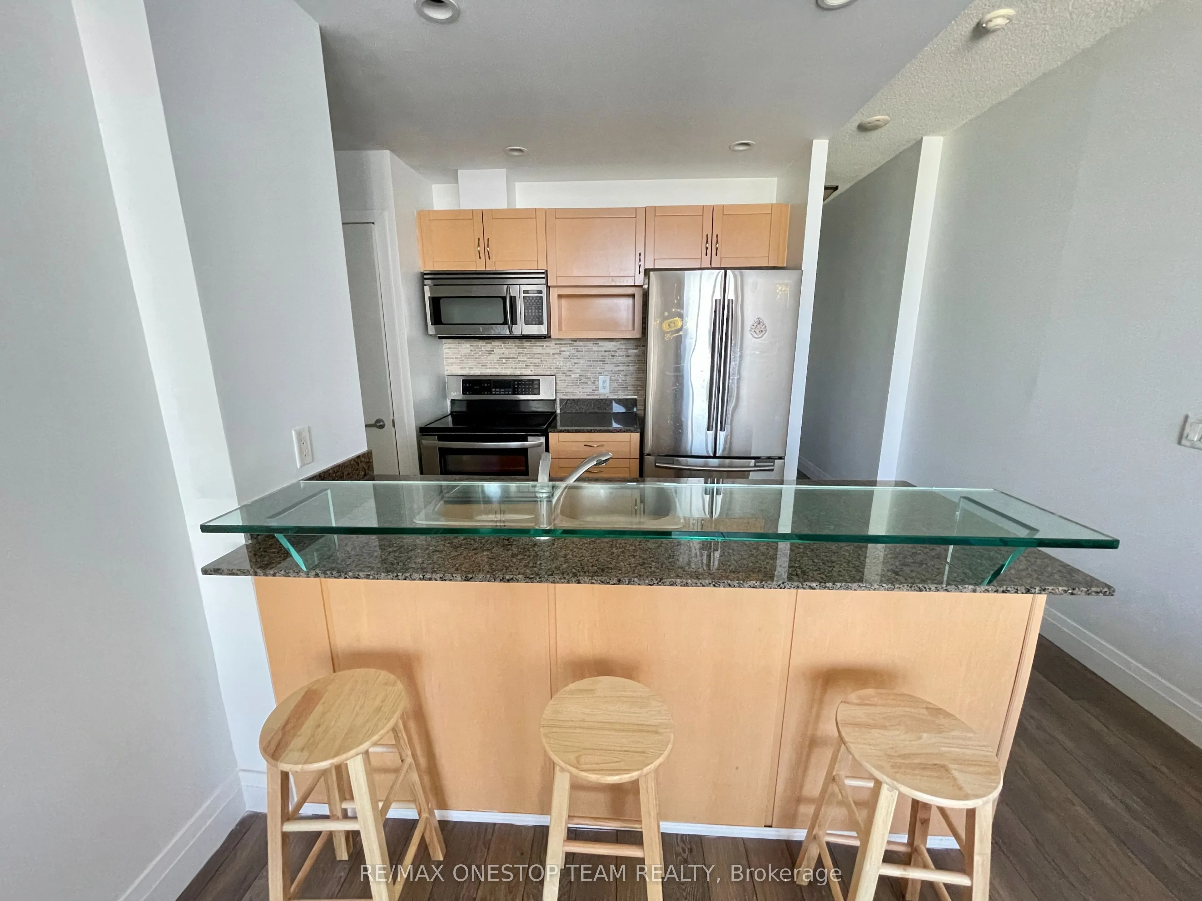 218 Queens Quay W, #1406