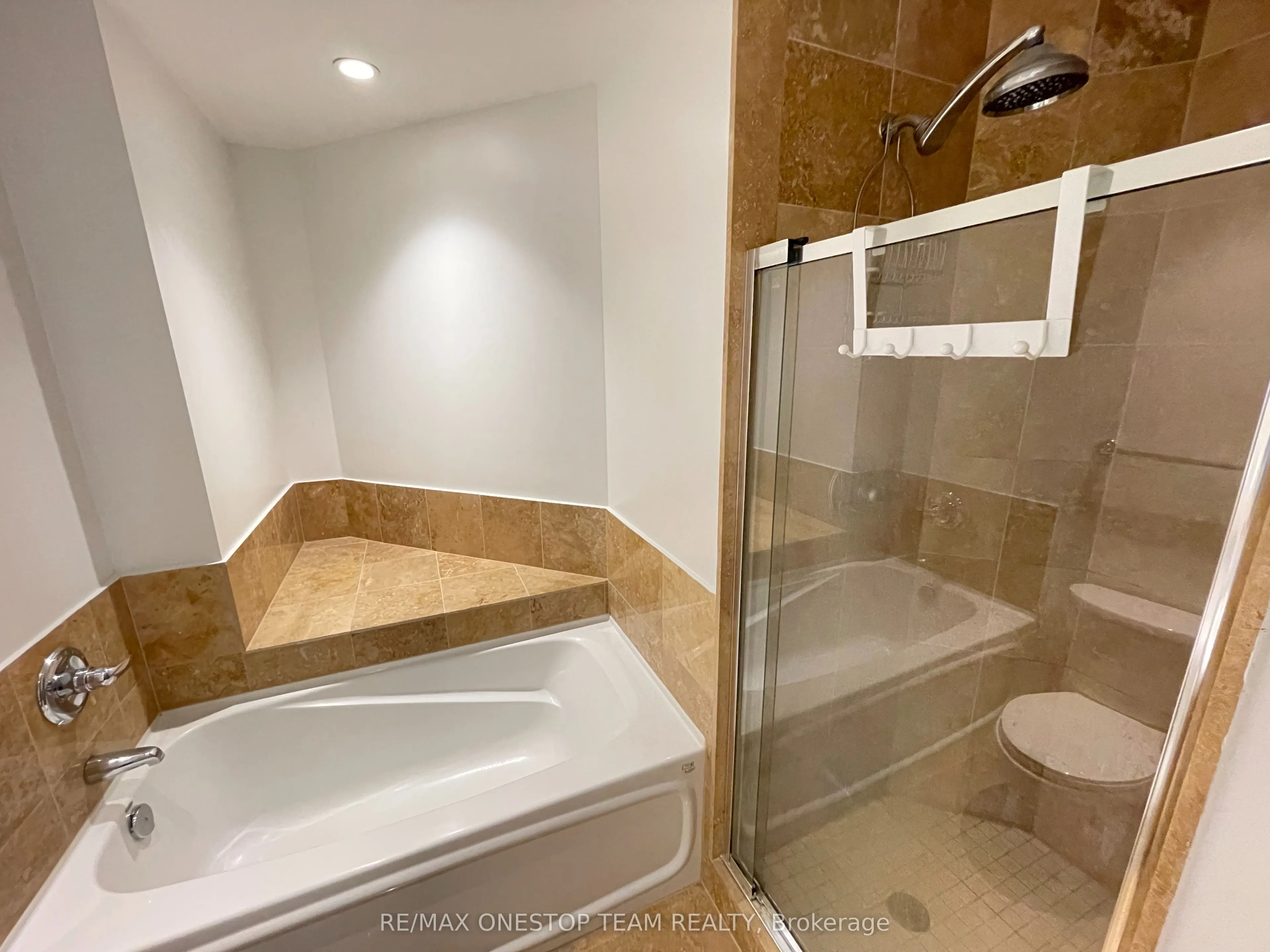 218 Queens Quay W, #1406