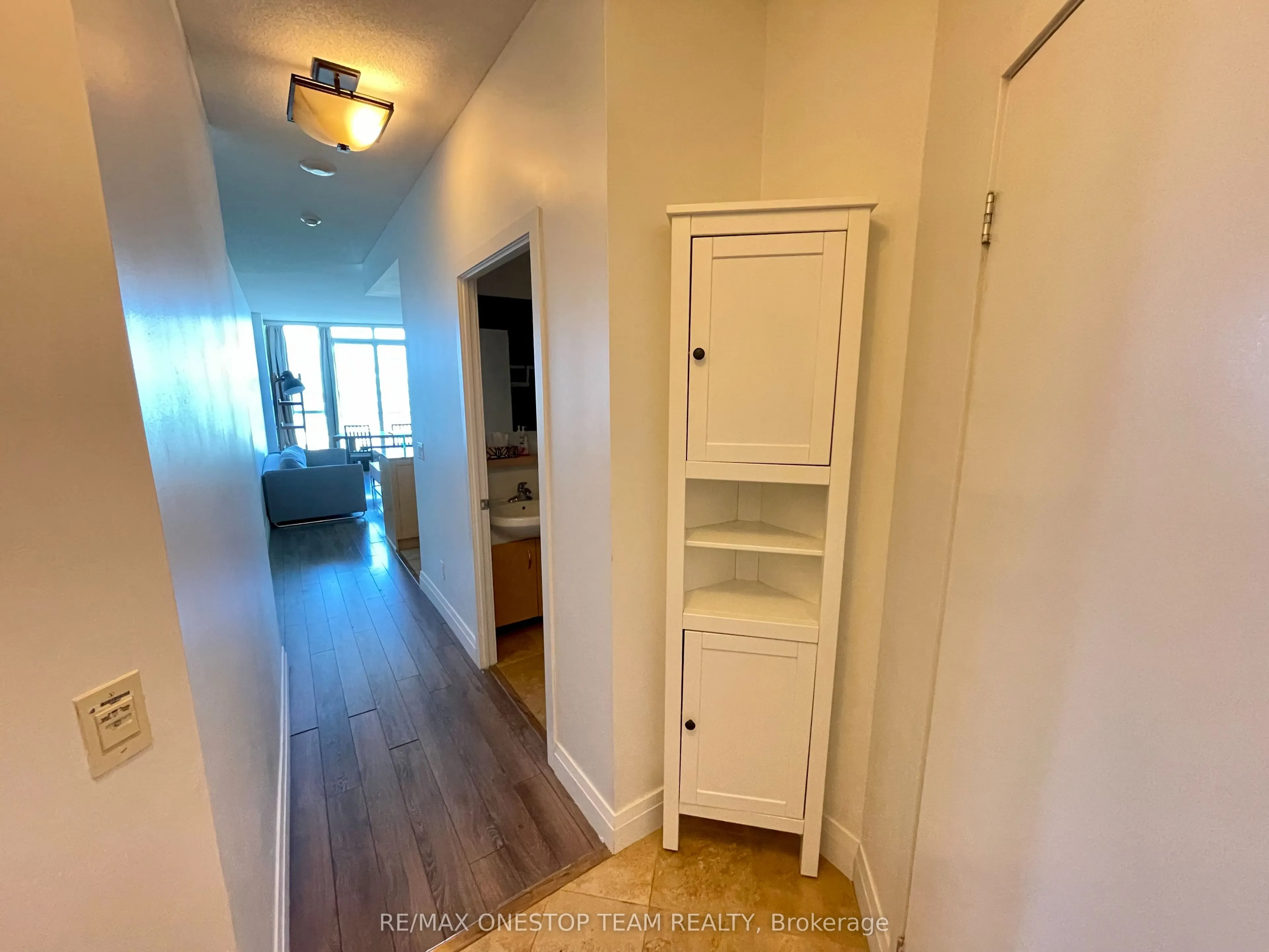 218 Queens Quay W, #1406