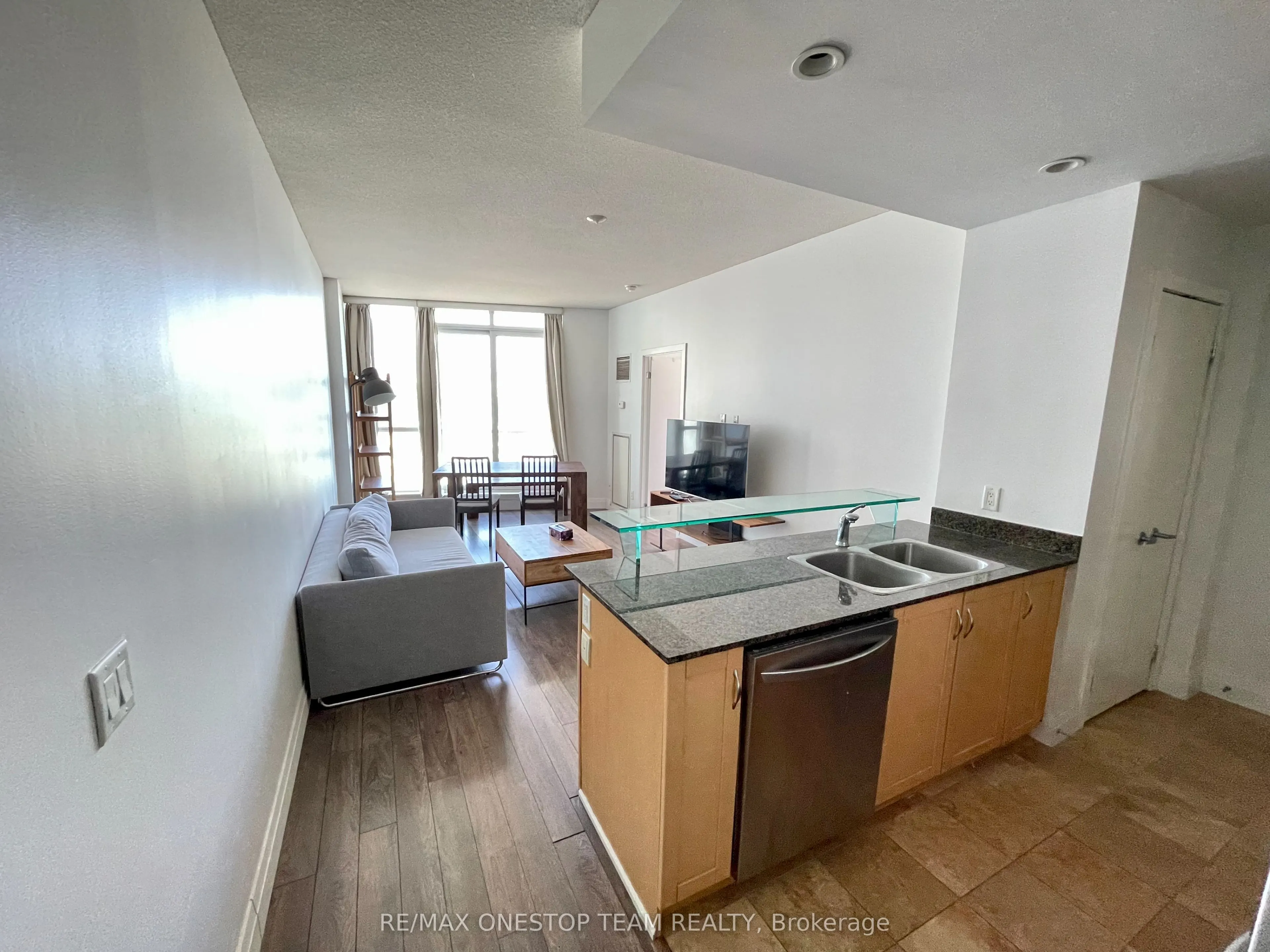 218 Queens Quay W, #1406