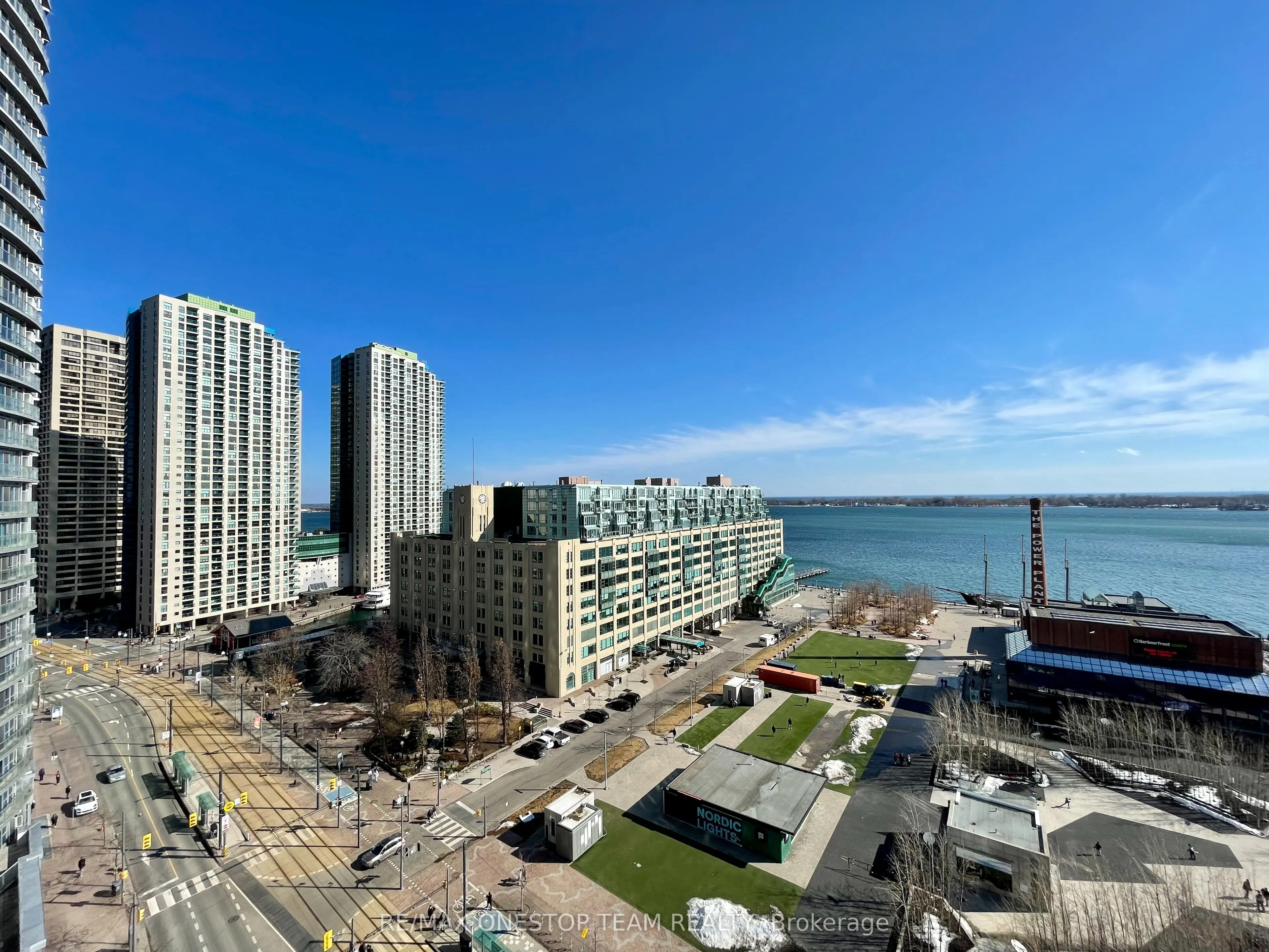 218 Queens Quay W, #1406