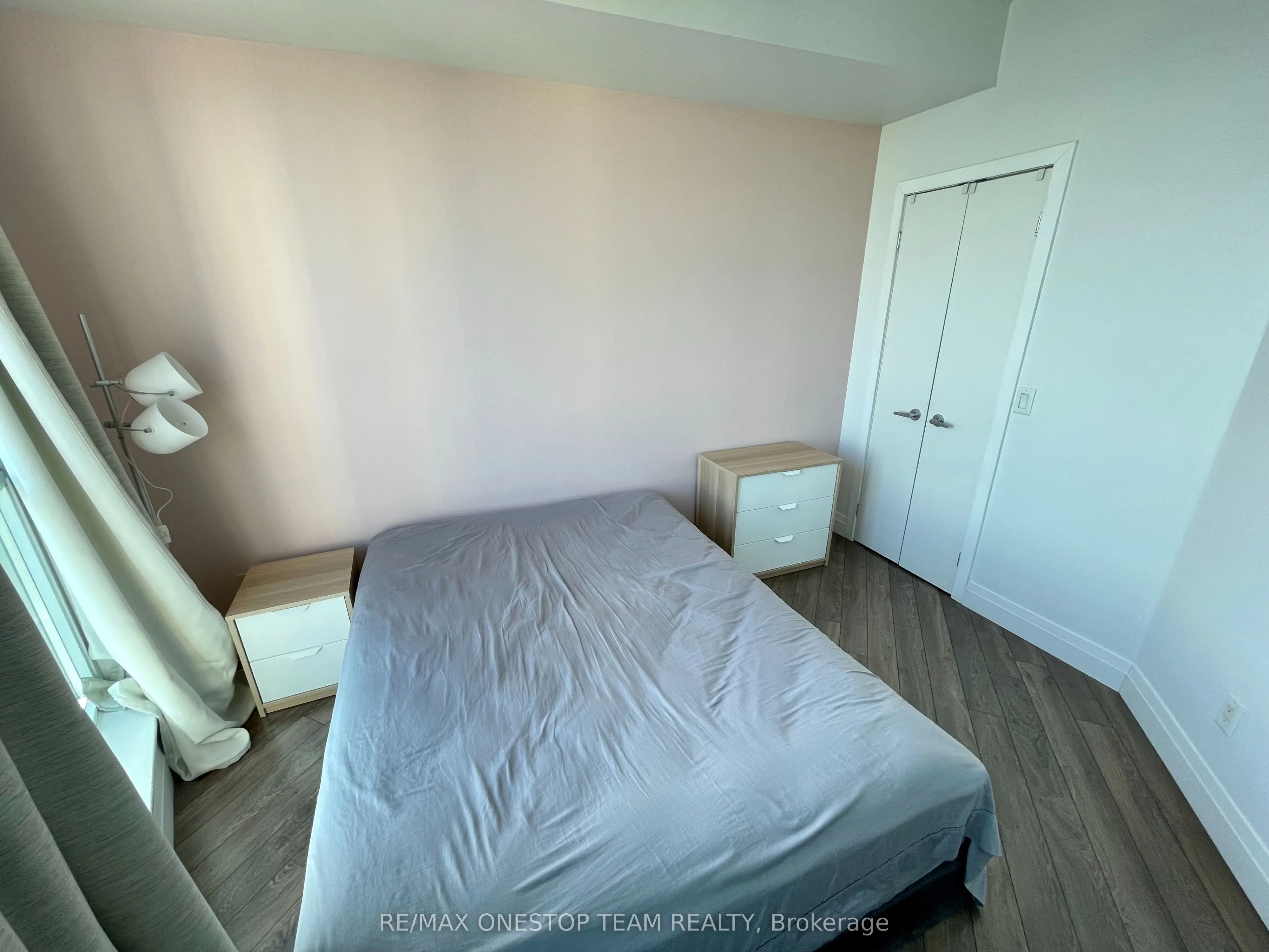 218 Queens Quay W, #1406