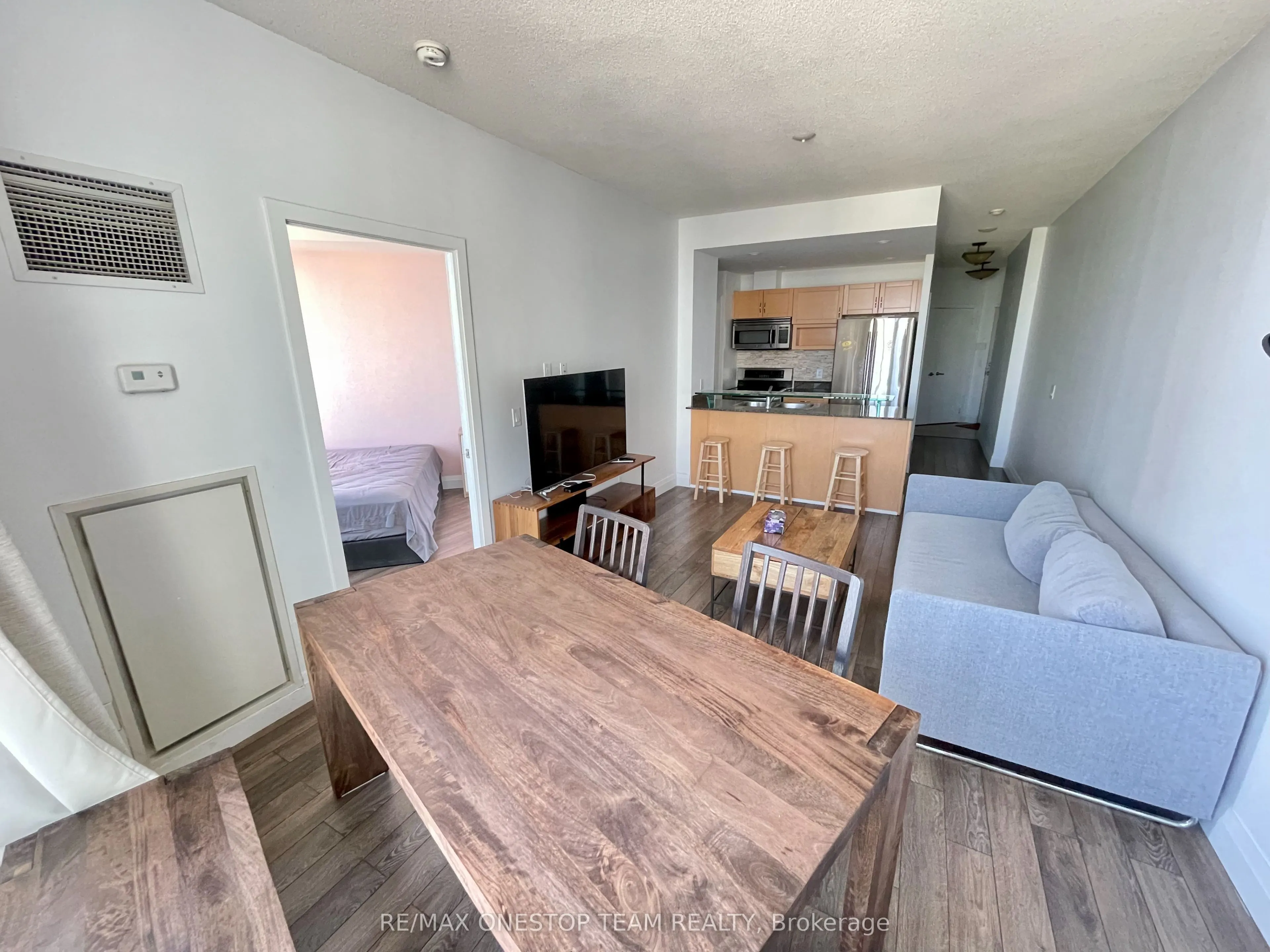 218 Queens Quay W, #1406