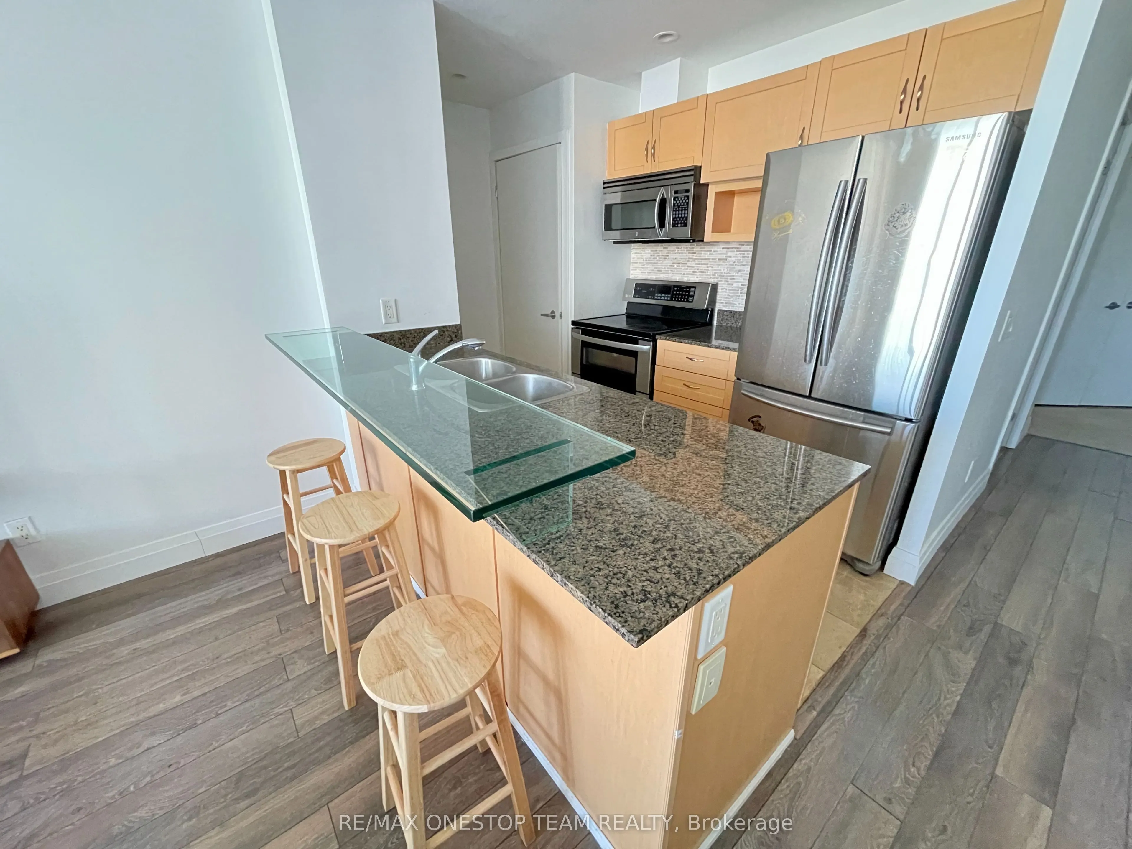 218 Queens Quay W, #1406