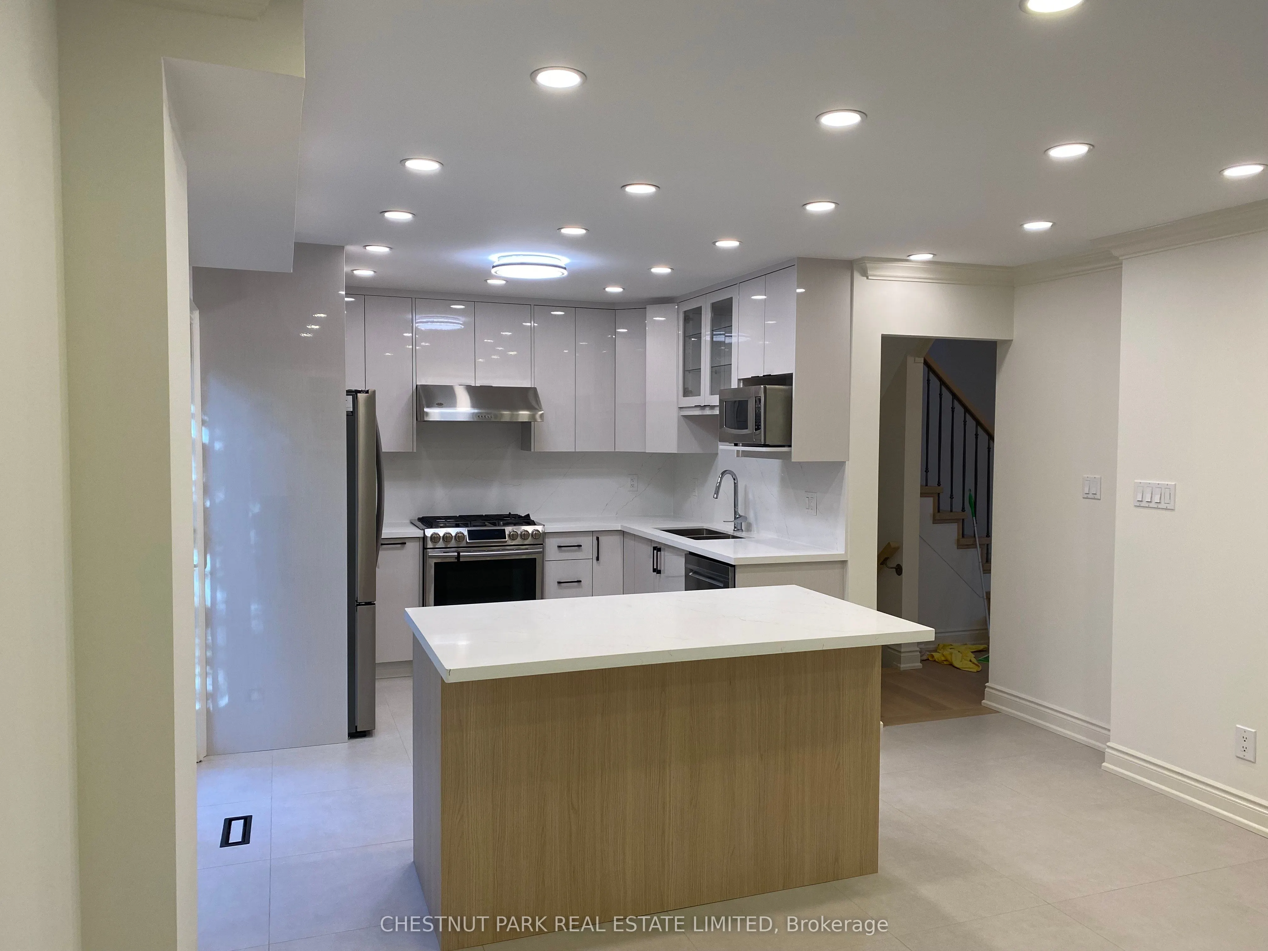 6 Mallingham Court