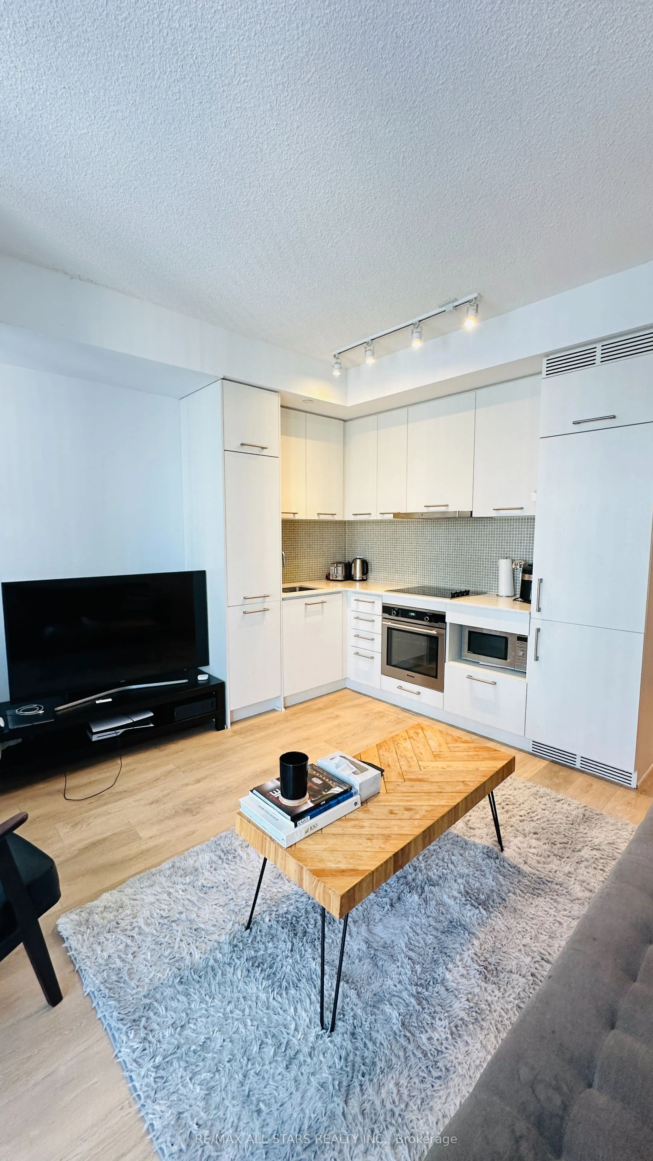 87 Peter Street, #3608