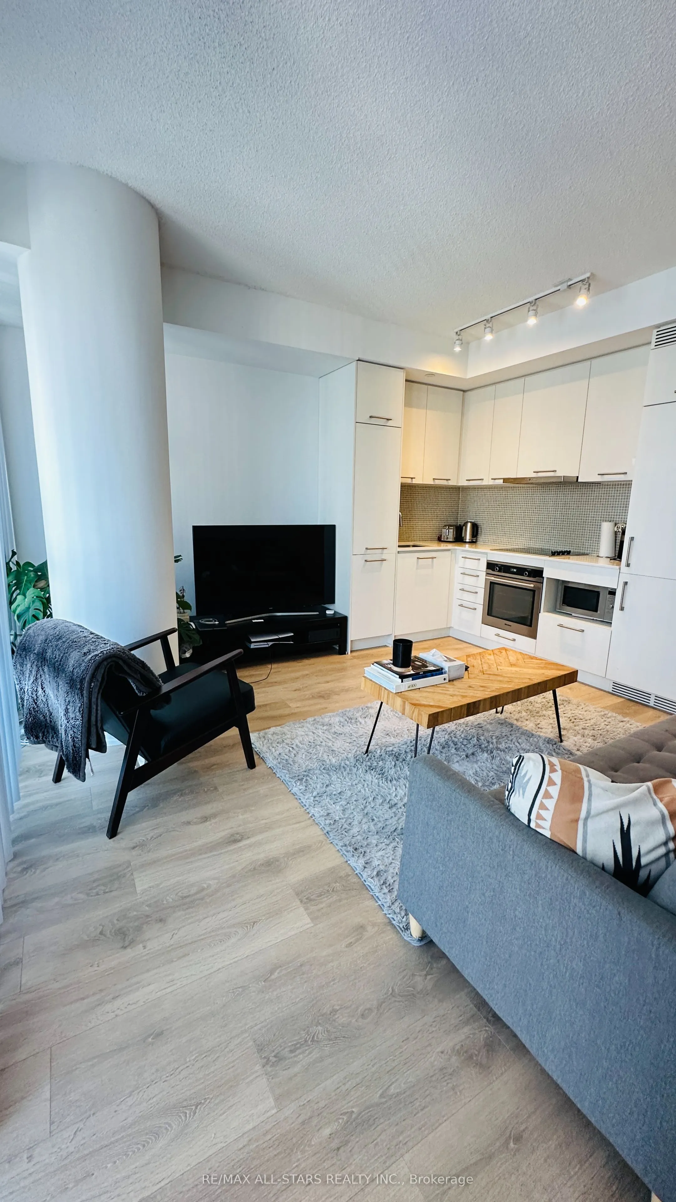 87 Peter Street, #3608
